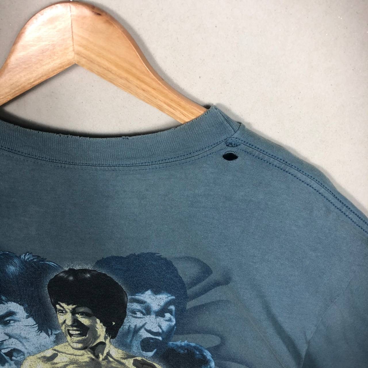 Other Crazy Vintage 90s Bruce Lee Dragon’s Roar Destroyed Tshirt Size US L / EU 52-54 / 3 - 8 Thumbnail