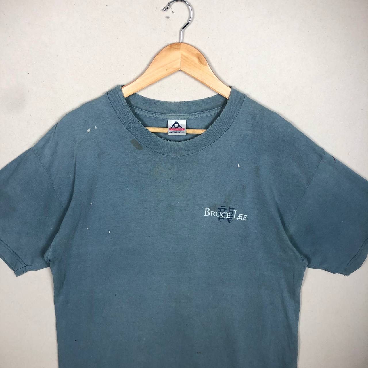 Other Crazy Vintage 90s Bruce Lee Dragon’s Roar Destroyed Tshirt Size US L / EU 52-54 / 3 - 4 Thumbnail