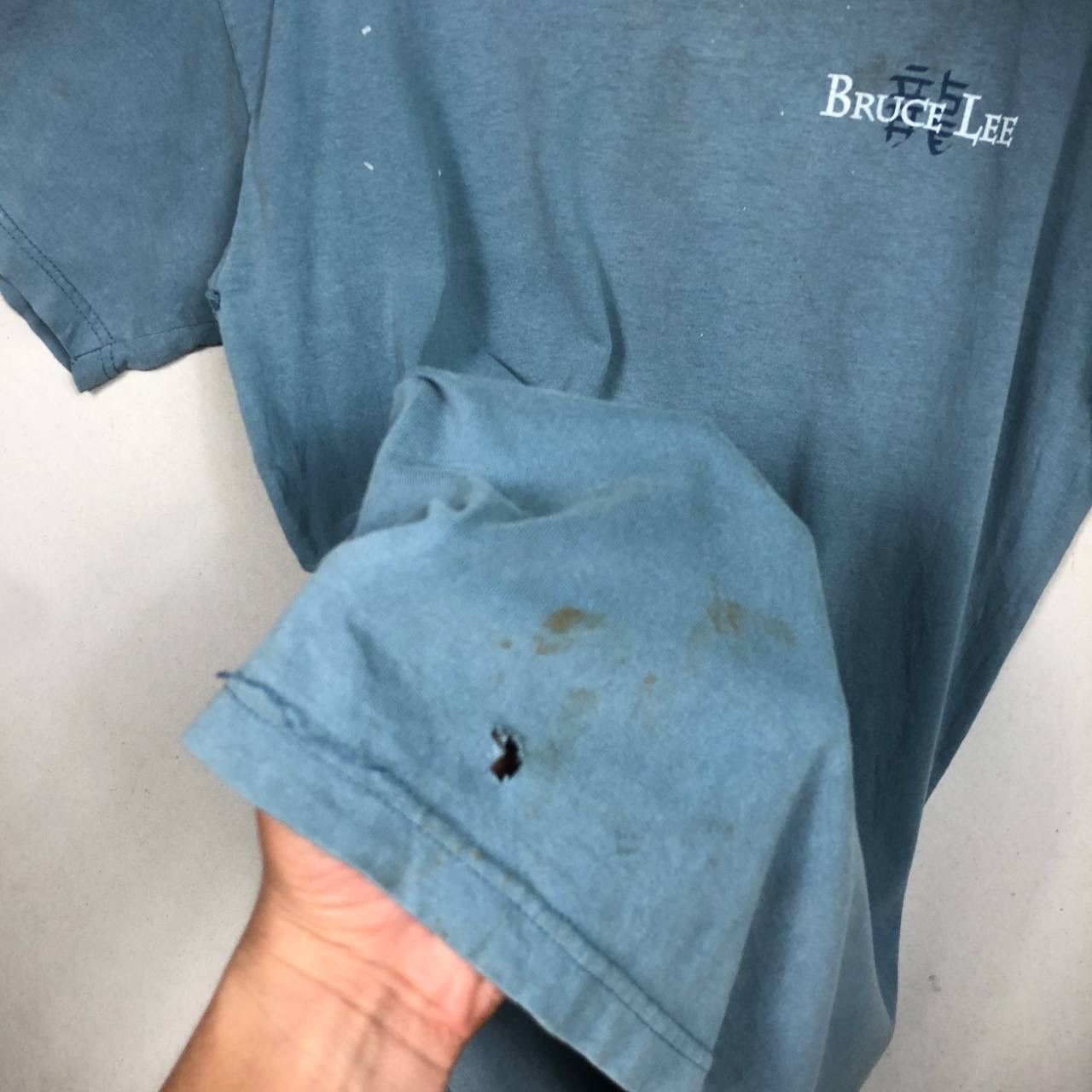 Other Crazy Vintage 90s Bruce Lee Dragon’s Roar Destroyed Tshirt Size US L / EU 52-54 / 3 - 6 Thumbnail