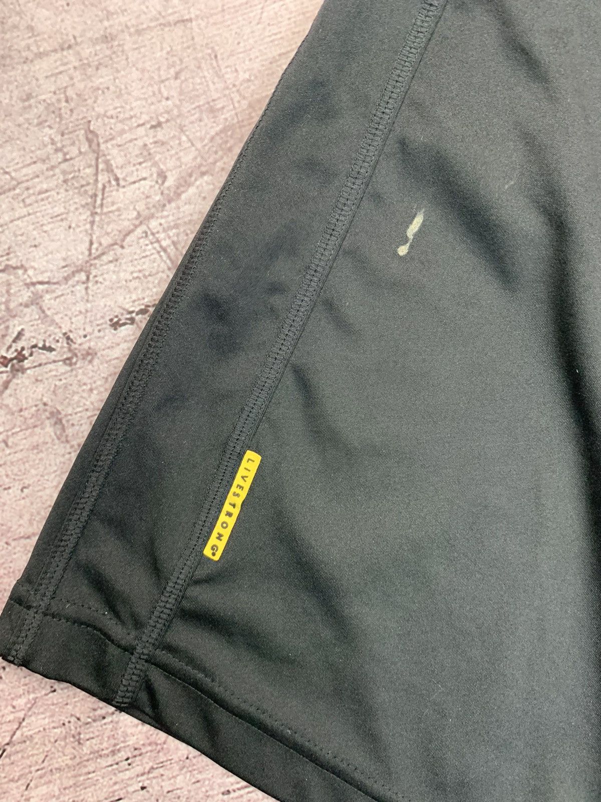 Nike Nike Y2K Livestrong Mens Shorts Size US 34 / EU 50 - 9 Thumbnail