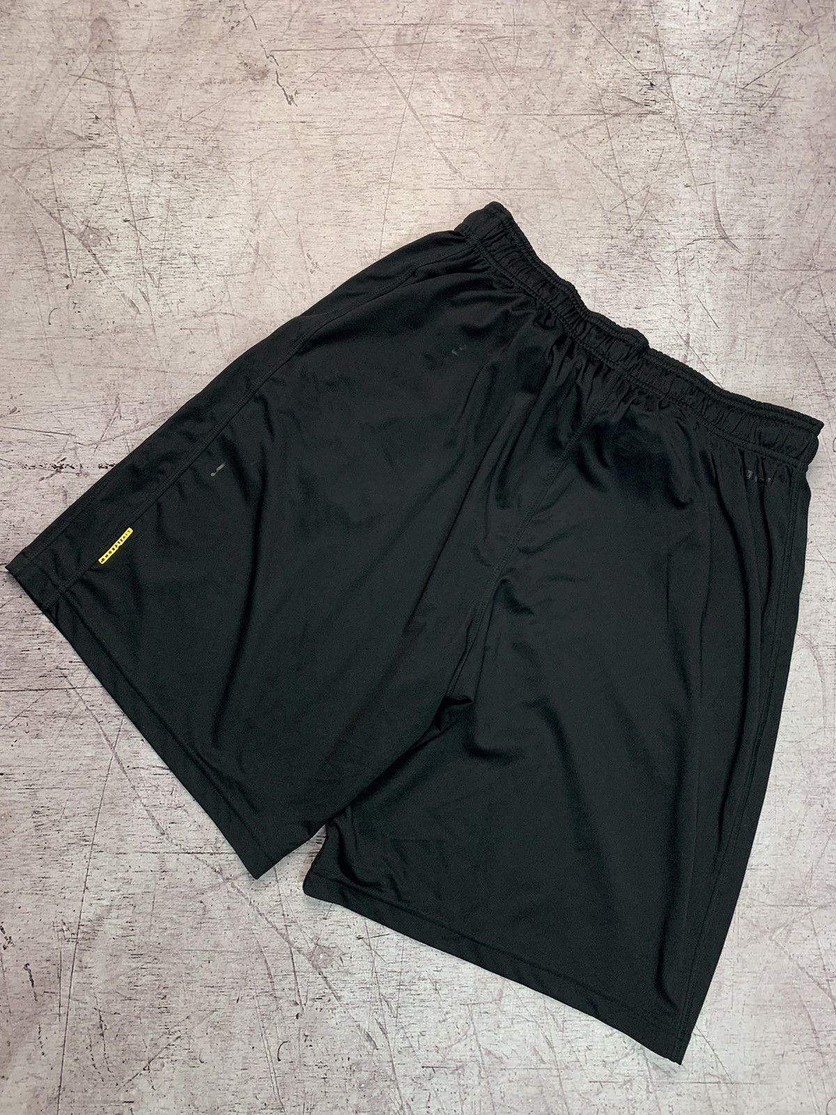 Nike Nike Y2K Livestrong Mens Shorts Size US 34 / EU 50 - 5 Thumbnail