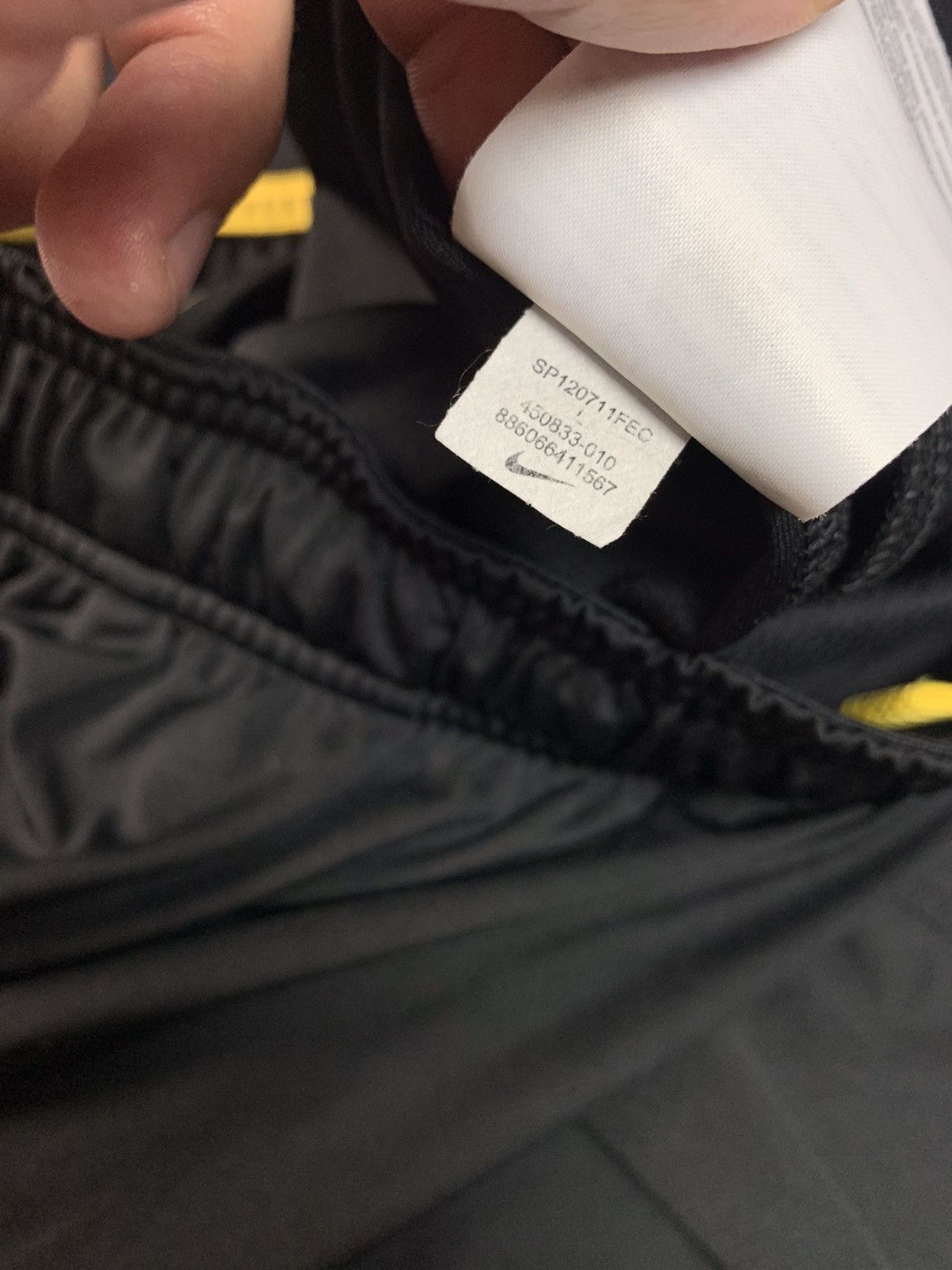 Nike Nike Y2K Livestrong Mens Shorts Size US 34 / EU 50 - 6 Thumbnail