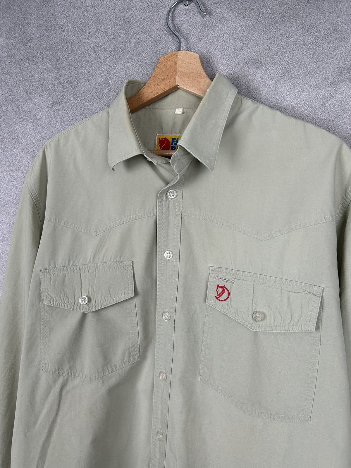 Fjallraven Fjallraven Outdoor Vintage Shirt Hiking Retro Rare Size US L / EU 52-54 / 3 - 3 Thumbnail