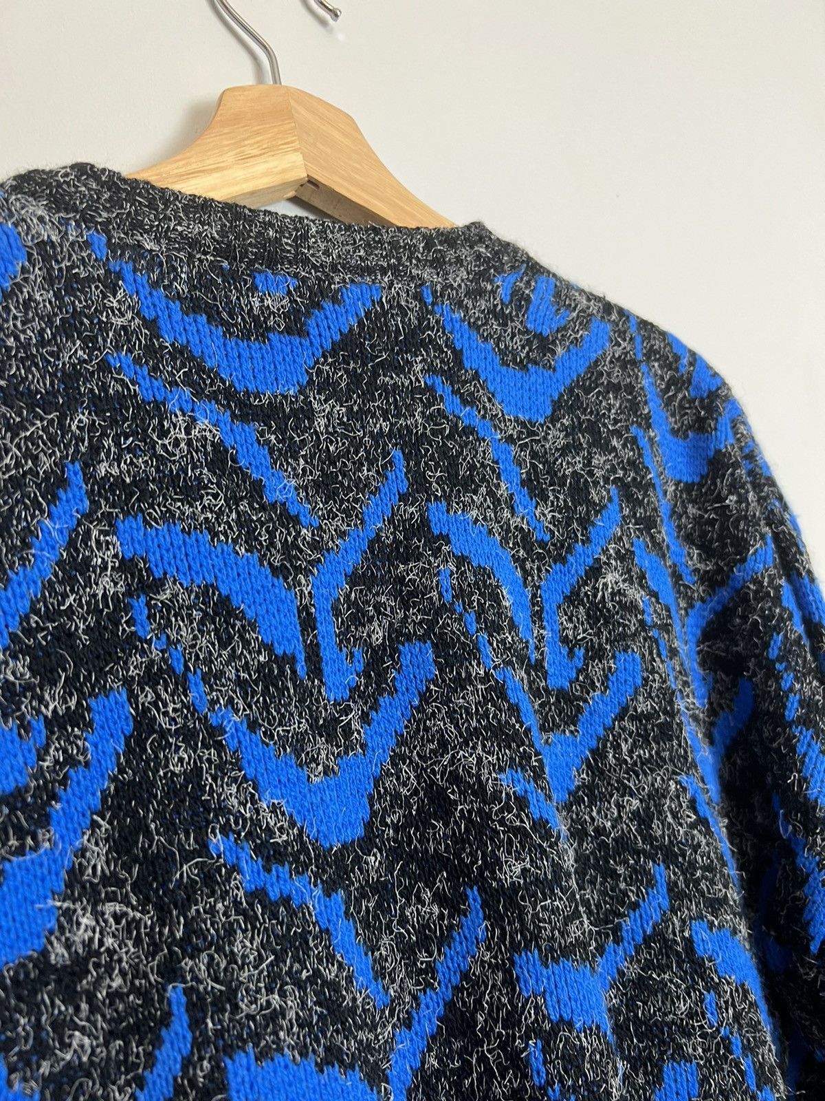 Vintage Vintage 90s Italy Fullprint SBE GEAR Sweater Knit Streetwear Size US L / EU 52-54 / 3 - 4 Thumbnail