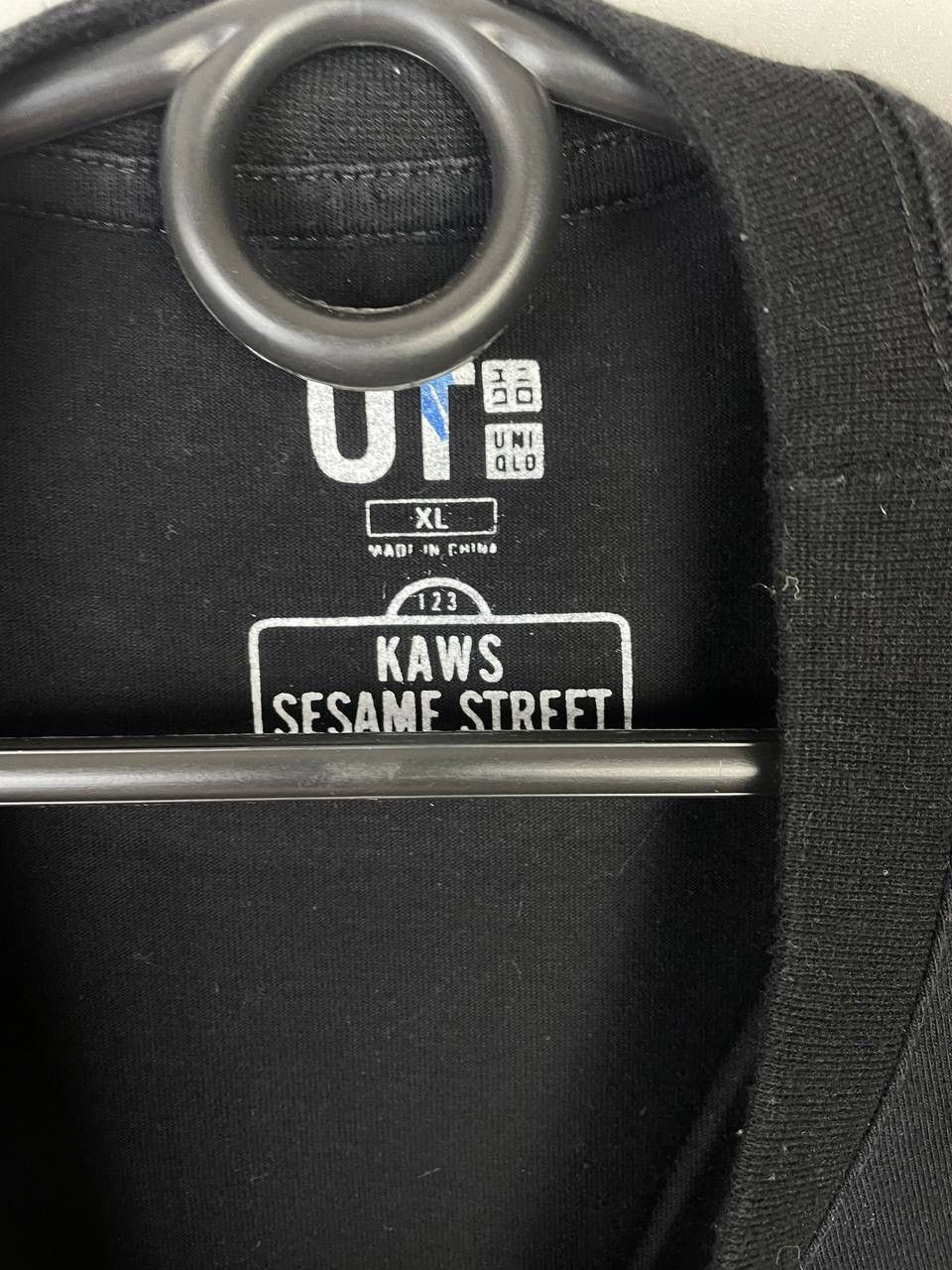 Kaws Kaws Uniqlo vintage t-shirt size Xl Size US XL / EU 56 / 4 - 2 Thumbnail