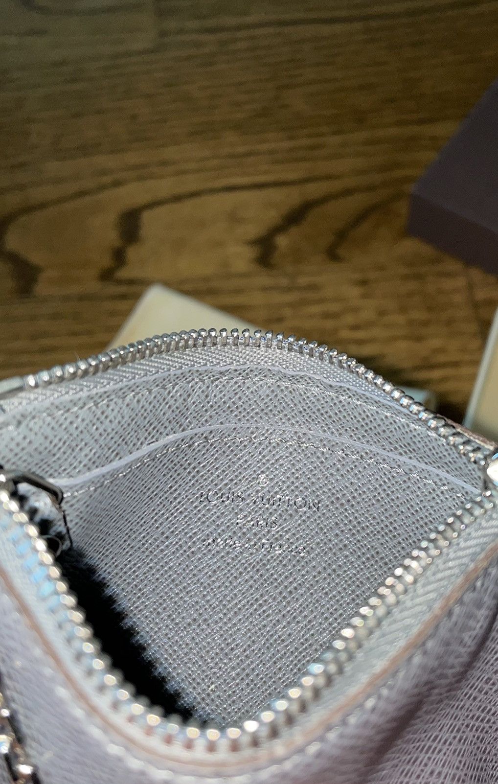 Louis Vuitton Vuitton Taiga Glacier Cles / key holder coin & card pouch Size ONE SIZE - 6 Thumbnail