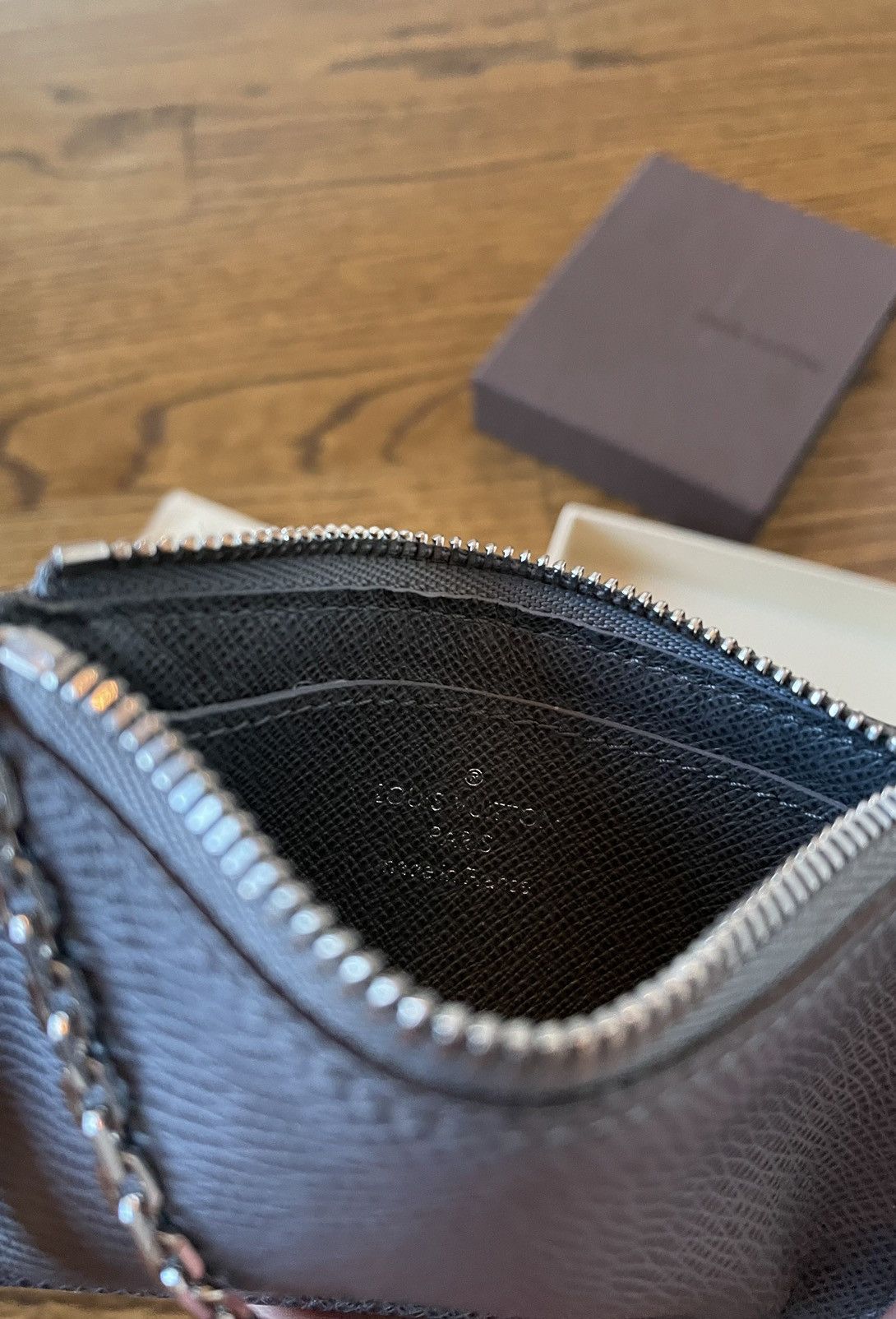 Louis Vuitton Vuitton Taiga Glacier Cles / key holder coin & card pouch Size ONE SIZE - 5 Thumbnail