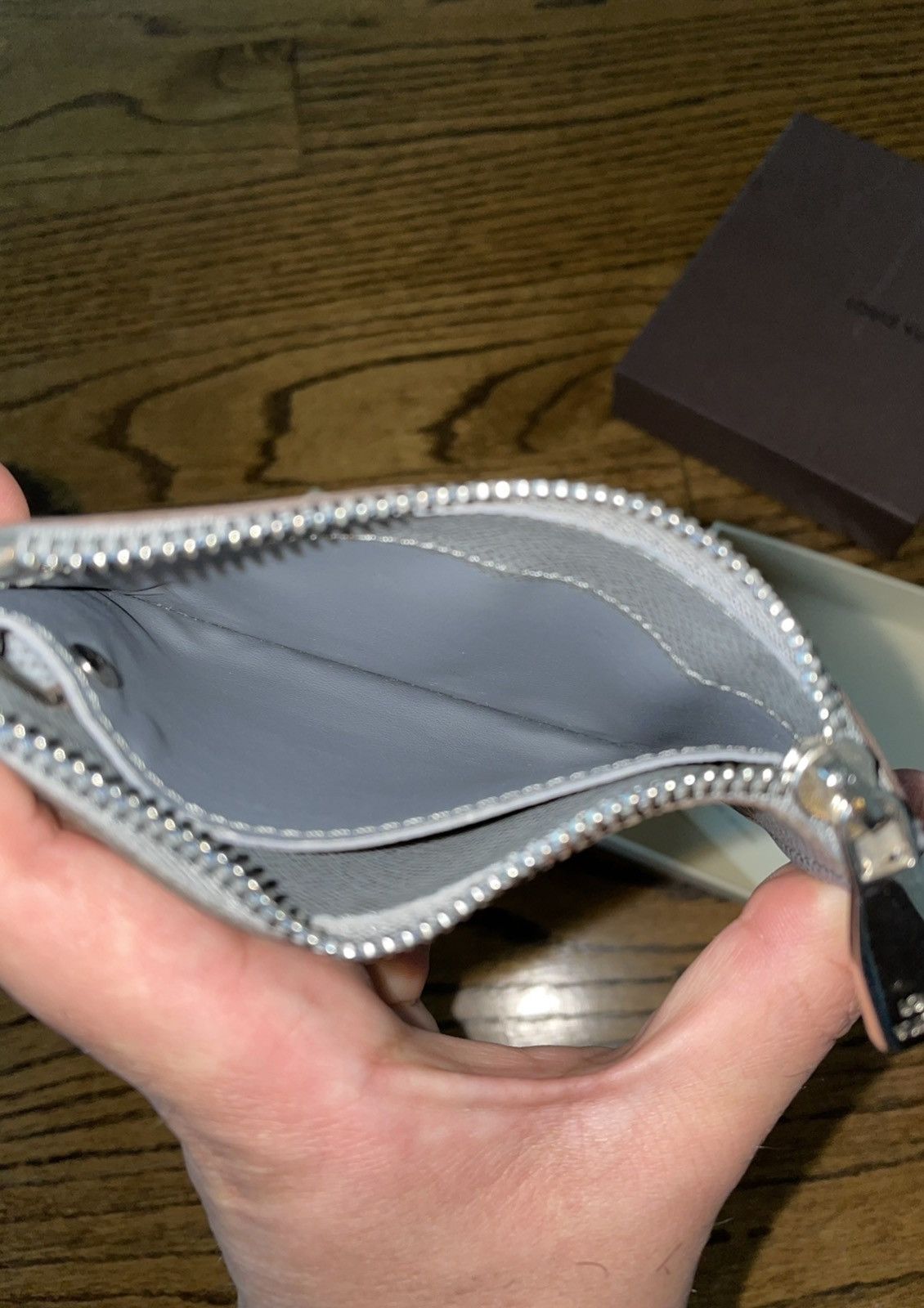 Louis Vuitton Vuitton Taiga Glacier Cles / key holder coin & card pouch Size ONE SIZE - 8 Thumbnail
