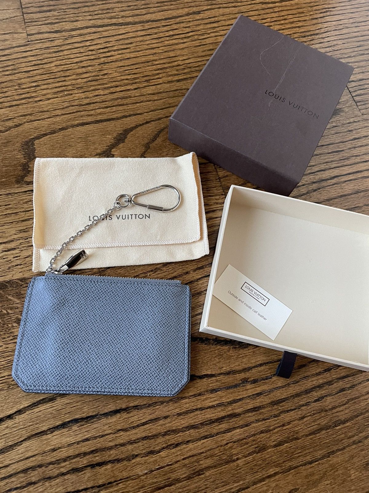 Louis Vuitton Vuitton Taiga Glacier Cles / key holder coin & card pouch Size ONE SIZE - 1 Thumbnail