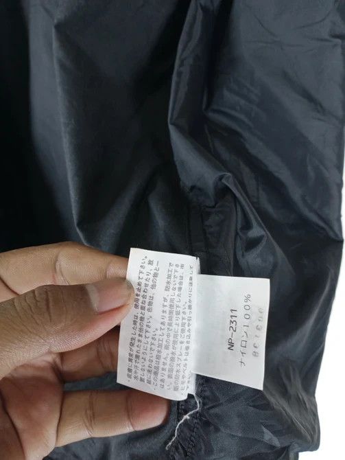 The North Face Vintage The North Face Black Hoodie Light Jacket Size US L / EU 52-54 / 3 - 6 Thumbnail