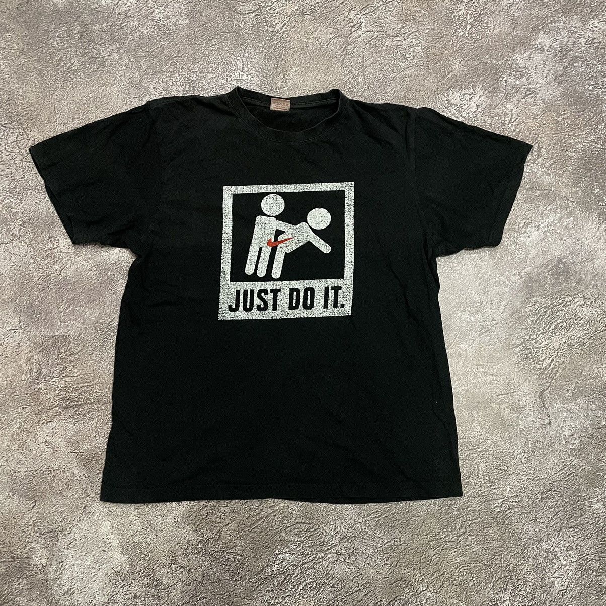 Vintage Vintage Y2K Graphic Tee Nike Logo Skate Streetwear Baggy M Size US M / EU 48-50 / 2 - 3 Thumbnail