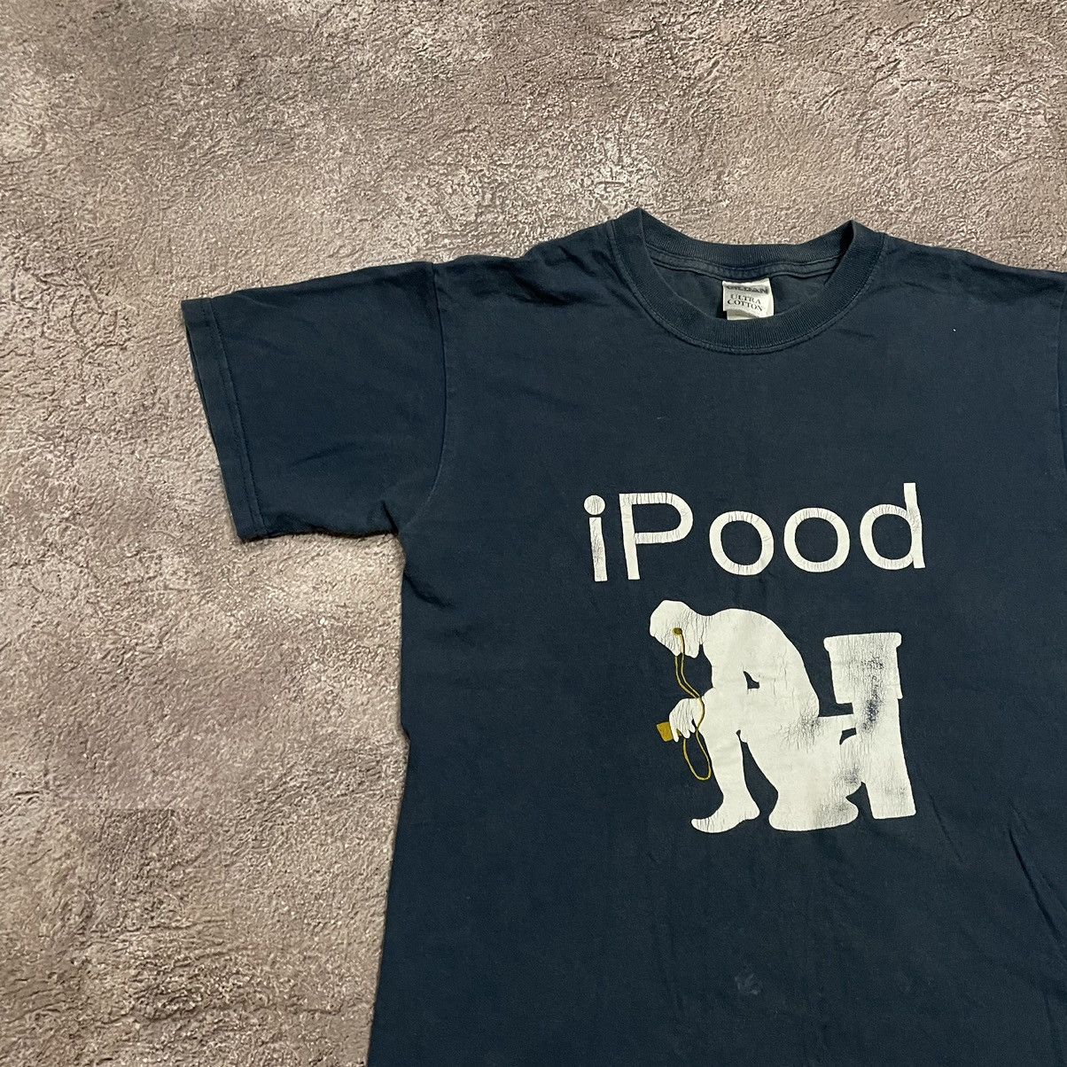 Vintage Vintage Y2K Faded Black Graphic Tee Apple Logo Humor Boxy S Size US S / EU 44-46 / 1 - 4 Thumbnail