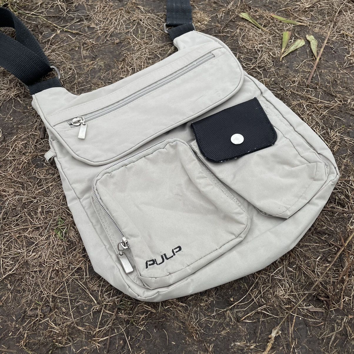 Vintage Vintage Y2K Cream Crossbody Bag Multiple Pockets Streetwear Size ONE SIZE - 3 Thumbnail