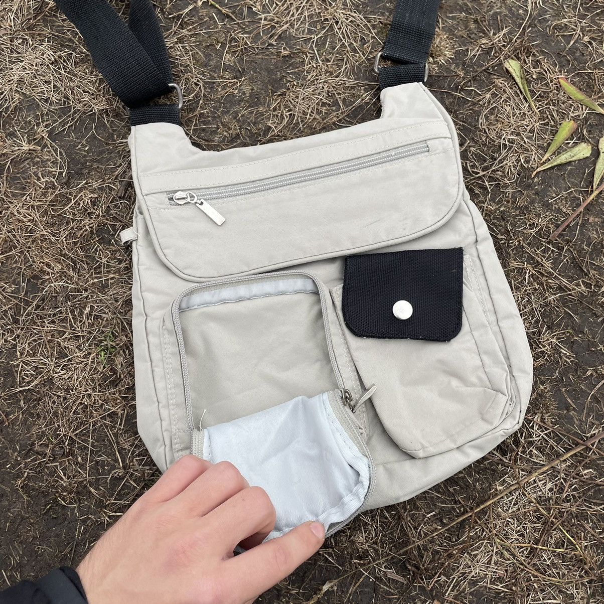 Vintage Vintage Y2K Cream Crossbody Bag Multiple Pockets Streetwear Size ONE SIZE - 5 Thumbnail