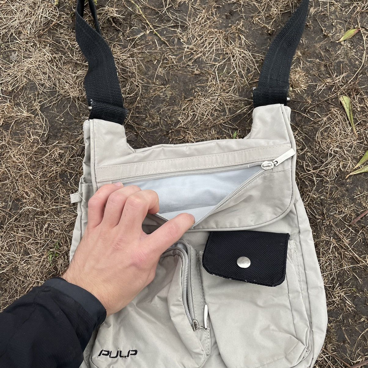 Vintage Vintage Y2K Cream Crossbody Bag Multiple Pockets Streetwear Size ONE SIZE - 7 Thumbnail