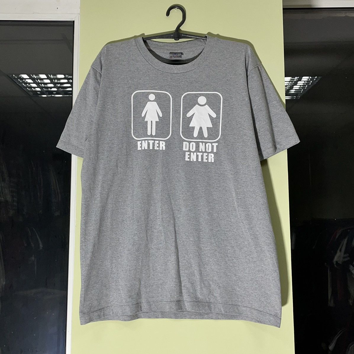 Vintage Vintage 90s Graphic Tee Humor Enter Do Not Enter Skate XL Size US XL / EU 56 / 4 - 1 Thumbnail