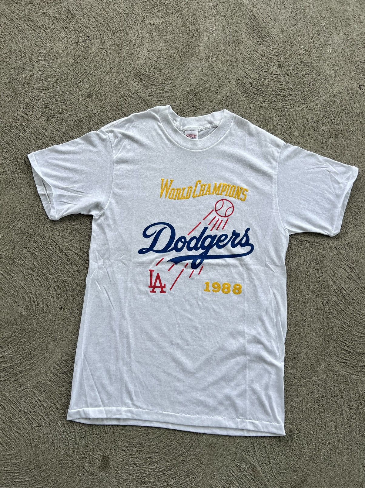 Maillot authentique Nike blanc des Dodgers de Los Angeles, champions des Séries mondiales 2024, signé par