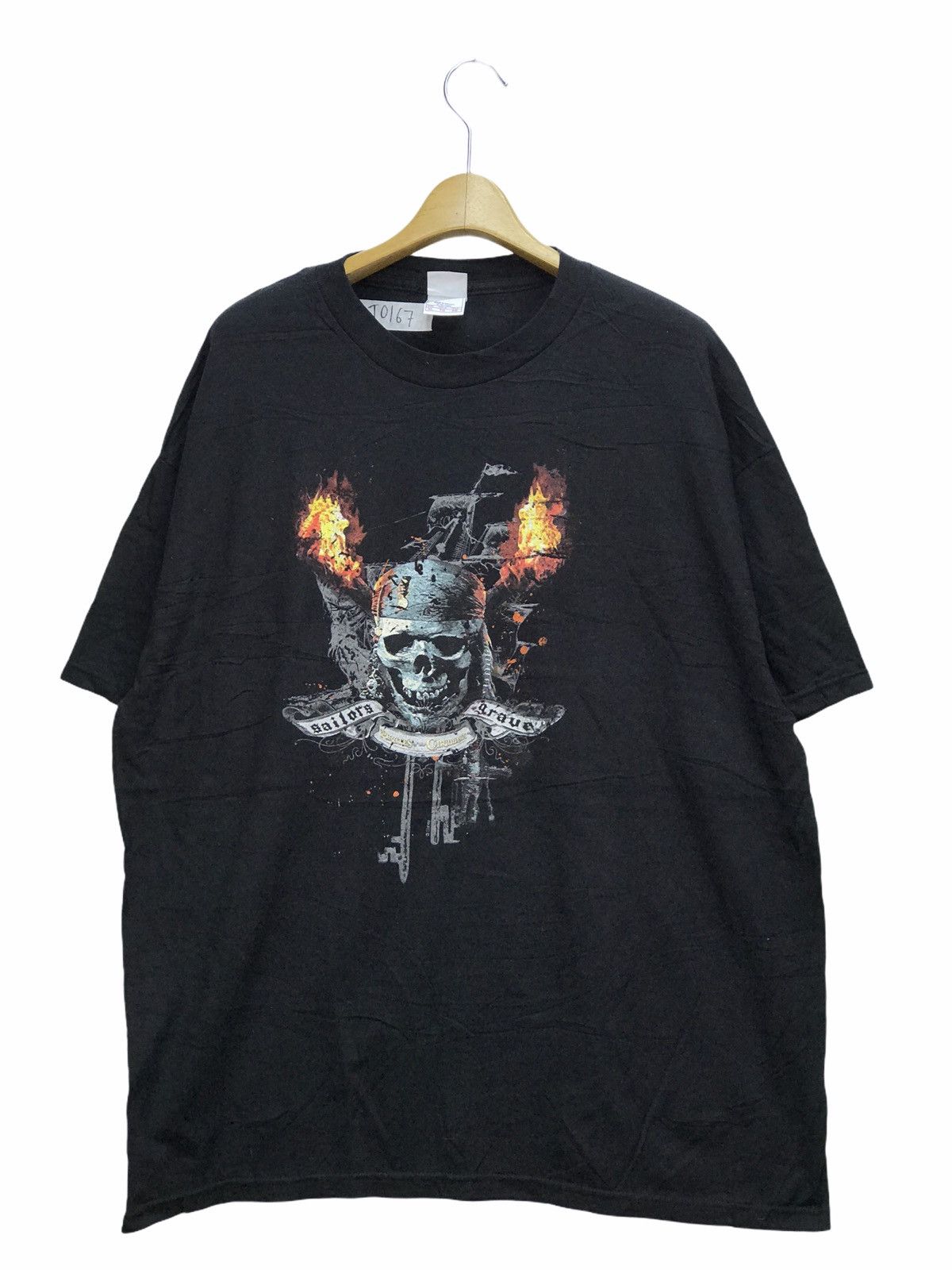 Disney Vintage Pirates Of The Carribean Sailors Grave Movie Tees Size US XL / EU 56 / 4 - 1 Thumbnail