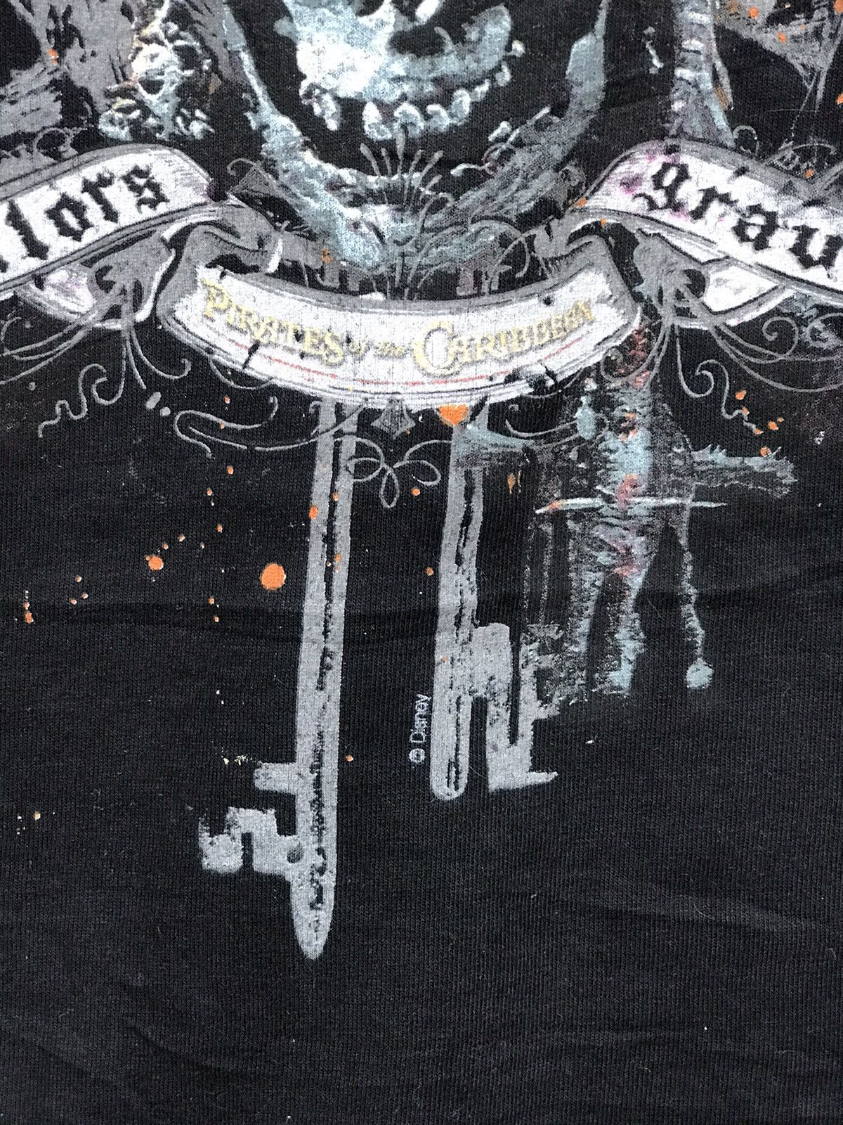 Disney Vintage Pirates Of The Carribean Sailors Grave Movie Tees Size US XL / EU 56 / 4 - 3 Thumbnail
