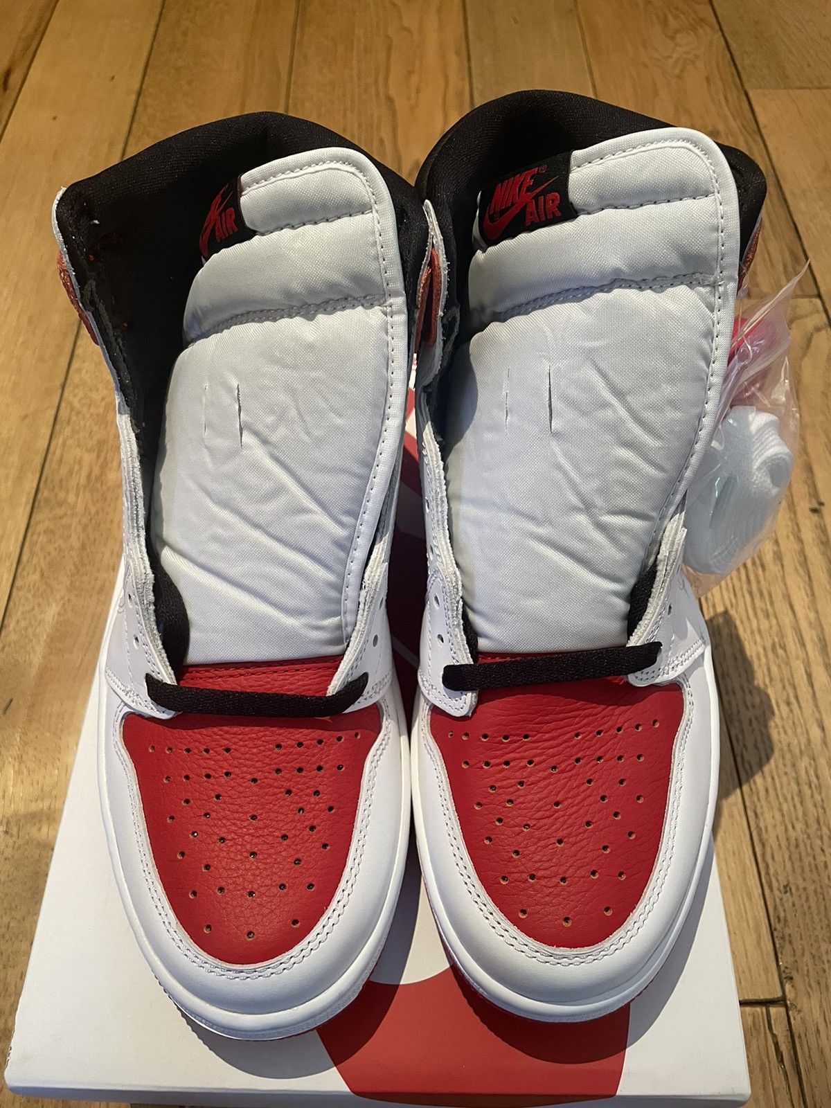 Jordan Brand × Nike Jordan 1 High Heritage Red 2022 Size US 9.5 / EU 42-43 - 3 Thumbnail
