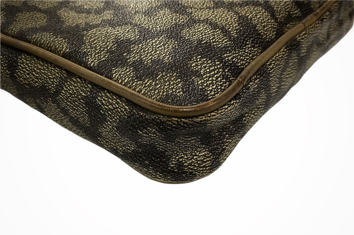 Vintage Vintage Yves Saint Laurent Clutch Bag Size ONE SIZE - 18 Thumbnail