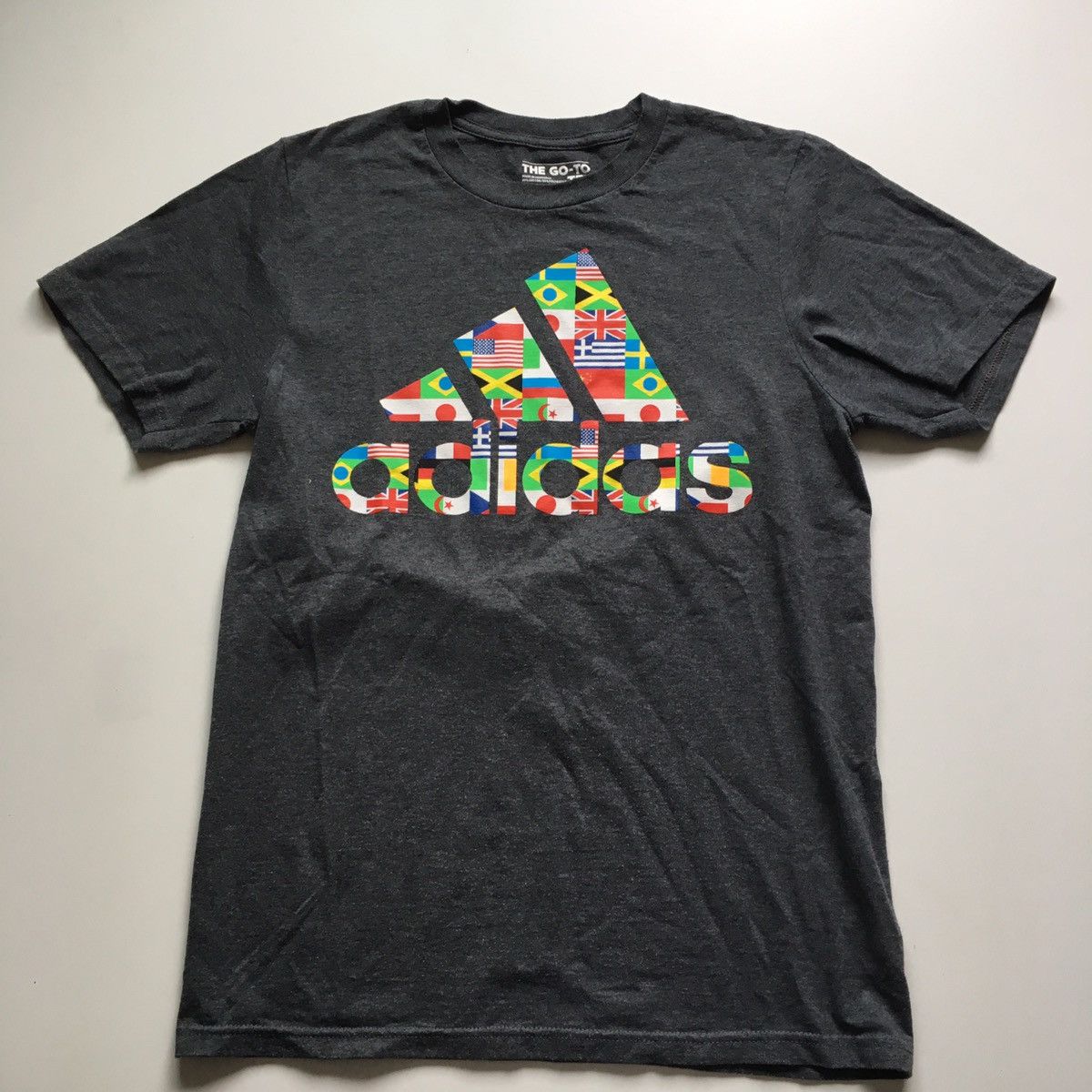 Adidas Vintage Adidas multi nations flags t shirt grey size M Size US S / EU 44-46 / 1 - 1 Thumbnail