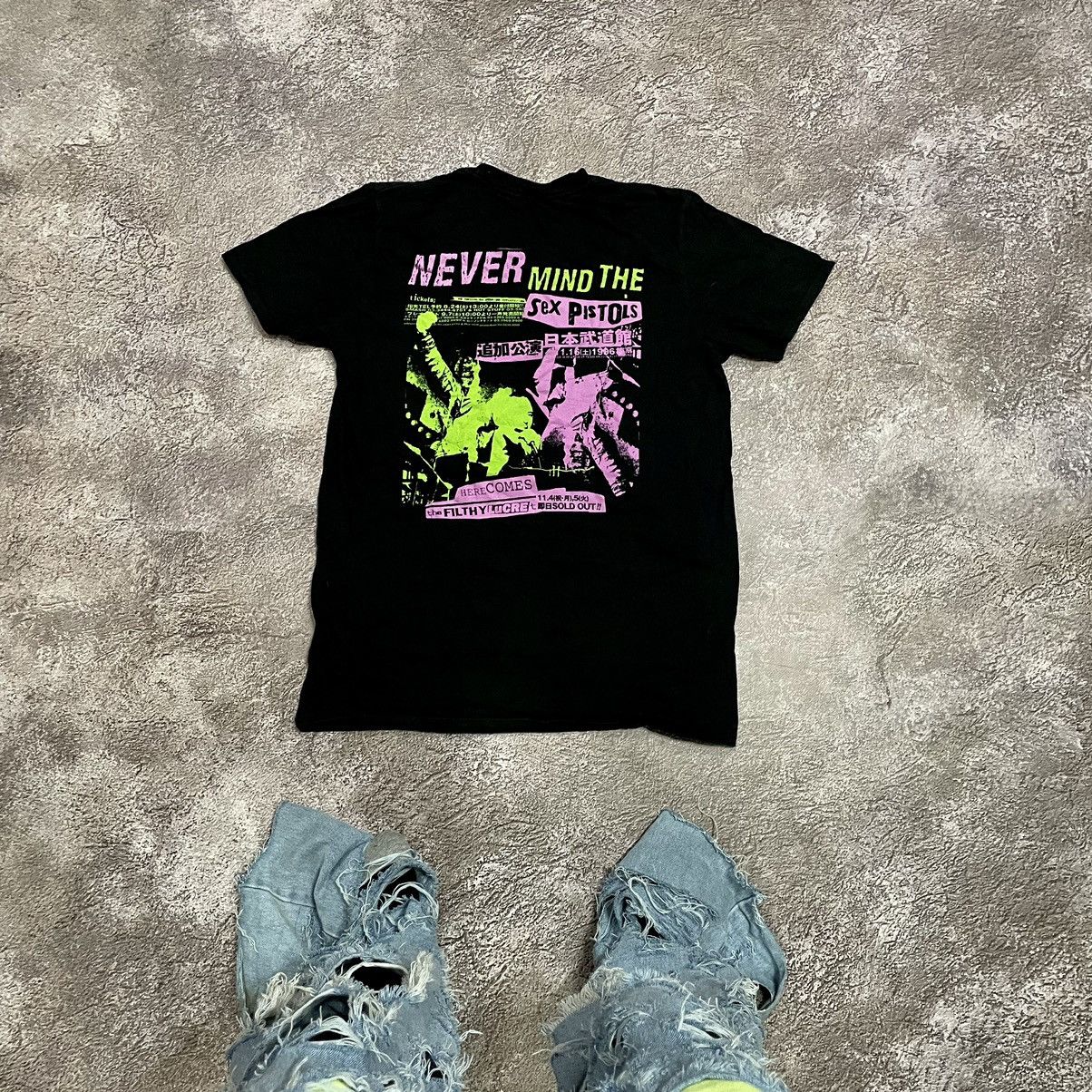 Vintage Vintage Y2K Punk Graphic Tee Thrashed Band Tee Grunge Boxy M Size US M / EU 48-50 / 2 - 1 Thumbnail