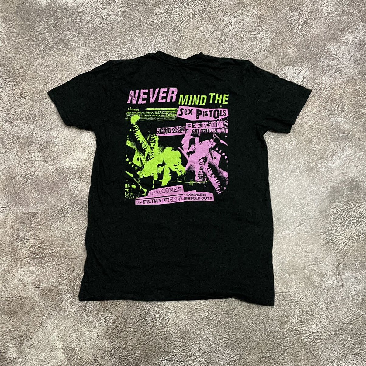Vintage Vintage Y2K Punk Graphic Tee Thrashed Band Tee Grunge Boxy M Size US M / EU 48-50 / 2 - 3 Thumbnail