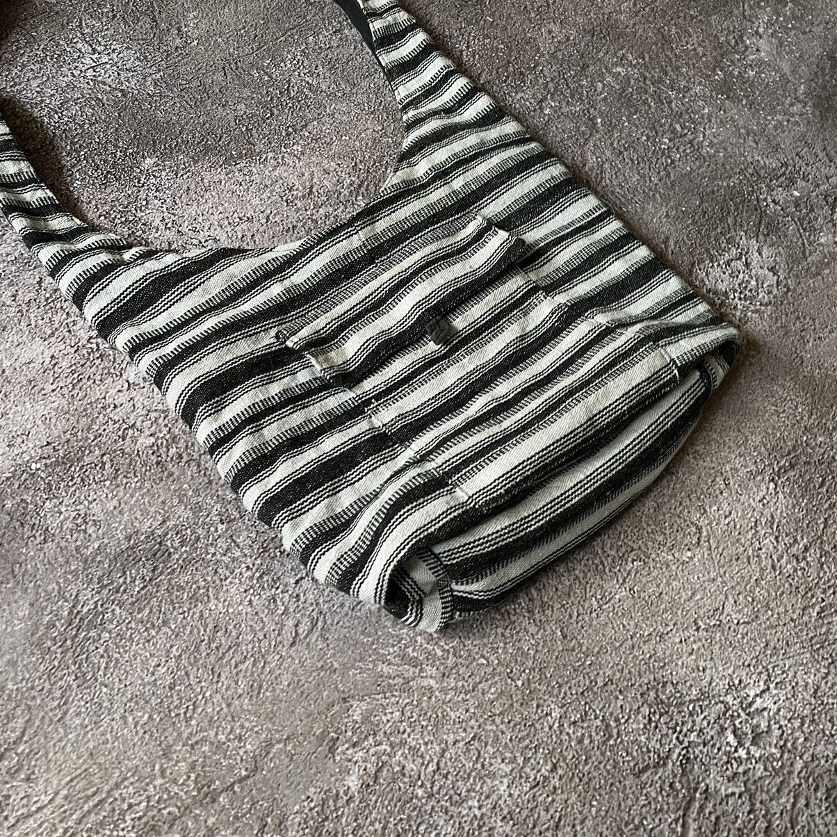 Vintage Vintage Y2K Japanese Zebra Stripe Knit Sweater Oversized OS Size ONE SIZE - 4 Thumbnail