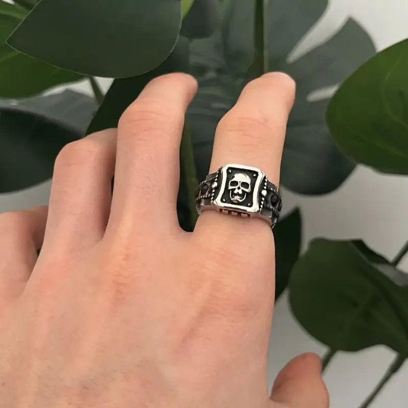 Jewelry Unique Black Stone Skull Rings Size ONE SIZE - 3 Thumbnail