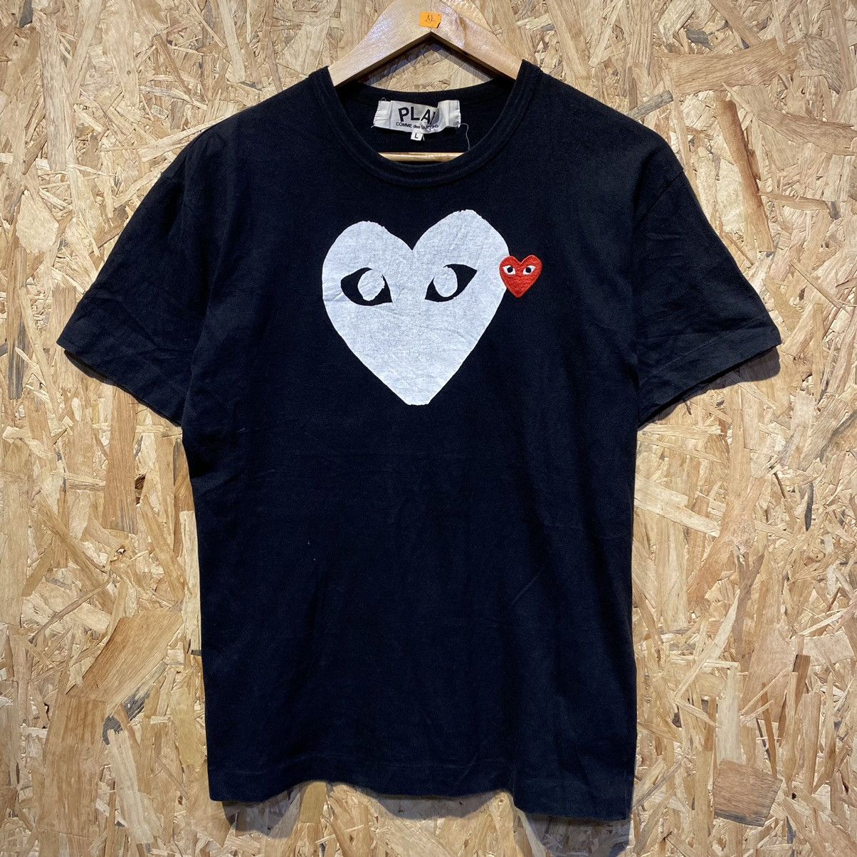 Comme des Garcons × Comme des Garcons PLAY × Comme des Garcons SHIRT Comme Des Garcons Play Love Red Embroided 2011 Tee Size US M / EU 48-50 / 2 - 1 Thumbnail