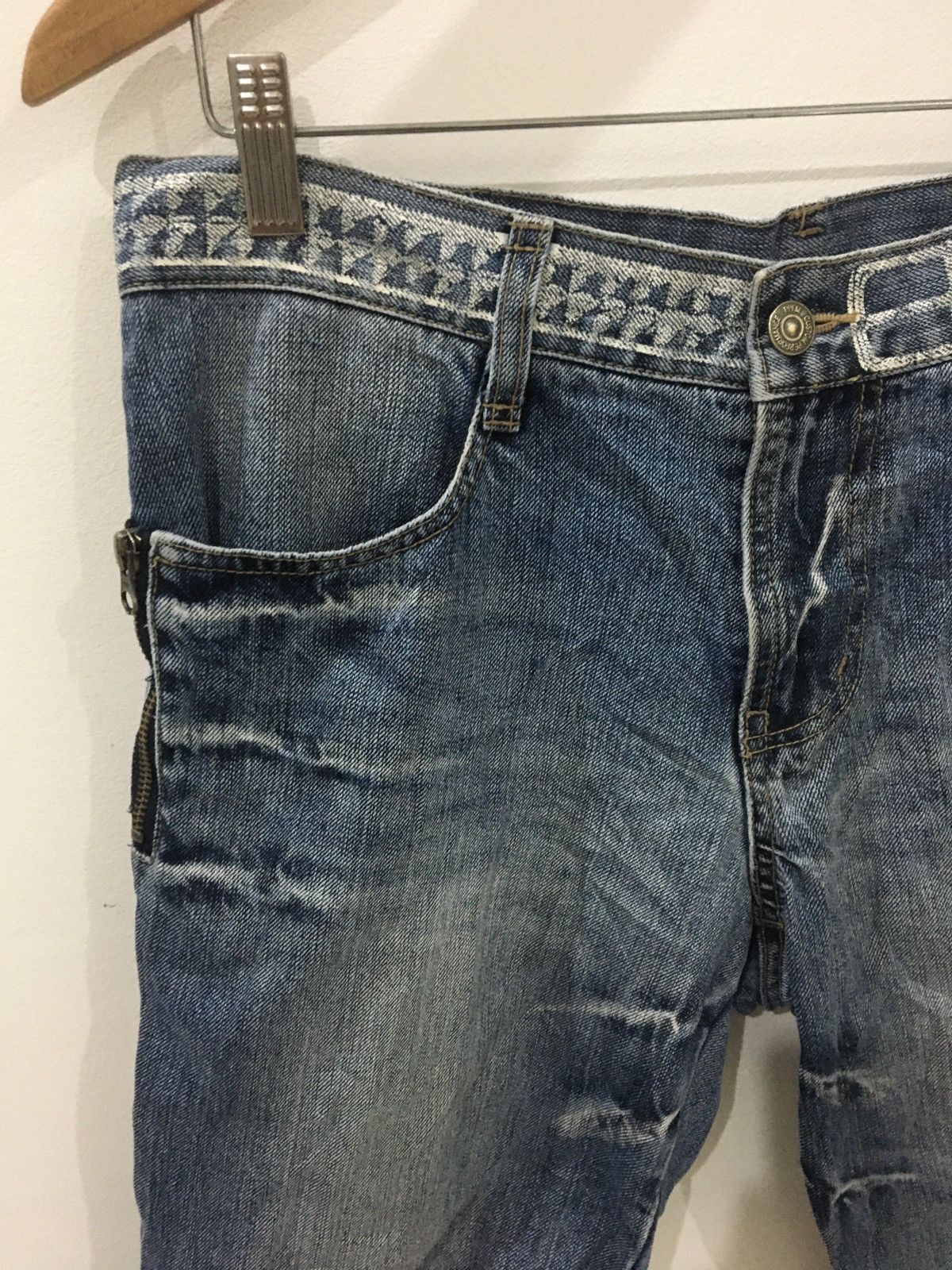 Japanese Brand PPFM - SLIM FIT WASHED RIPPED UNION JACK 3 QUARTER JEANS Size US 32 / EU 48 - 7 Thumbnail