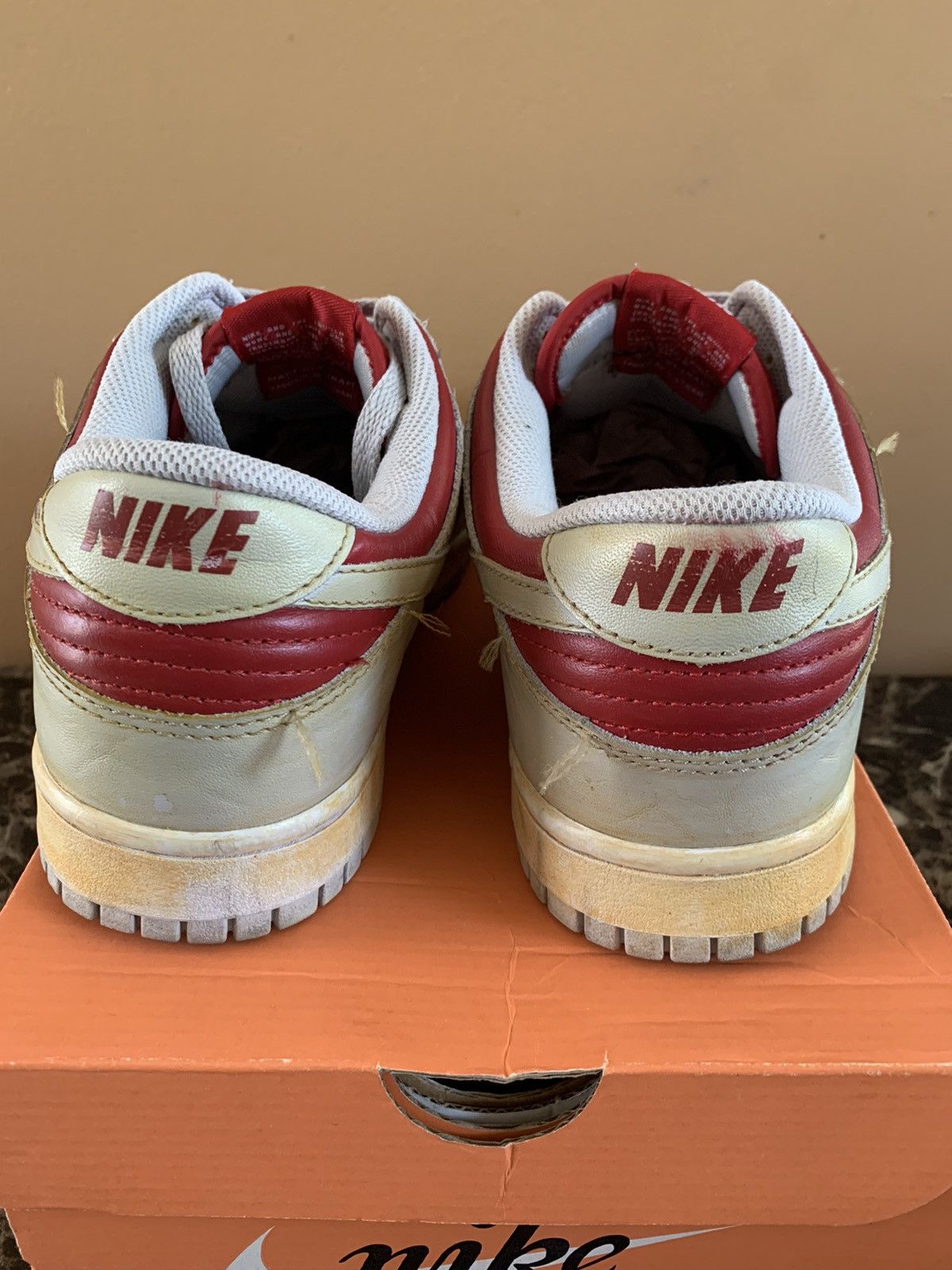 Nike Nike Dunk Low VNTG 2010 Reverse Ultra Man Varsity Red Size US 9.5 / EU 42-43 - 5 Thumbnail