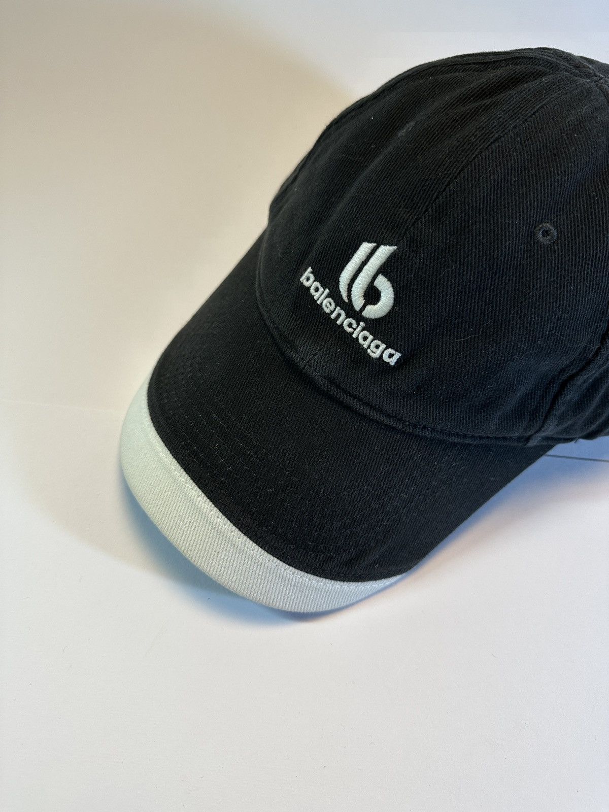 Balenciaga Balenciaga Embroidered Logo Baseball Cap Size ONE SIZE - 6 Thumbnail