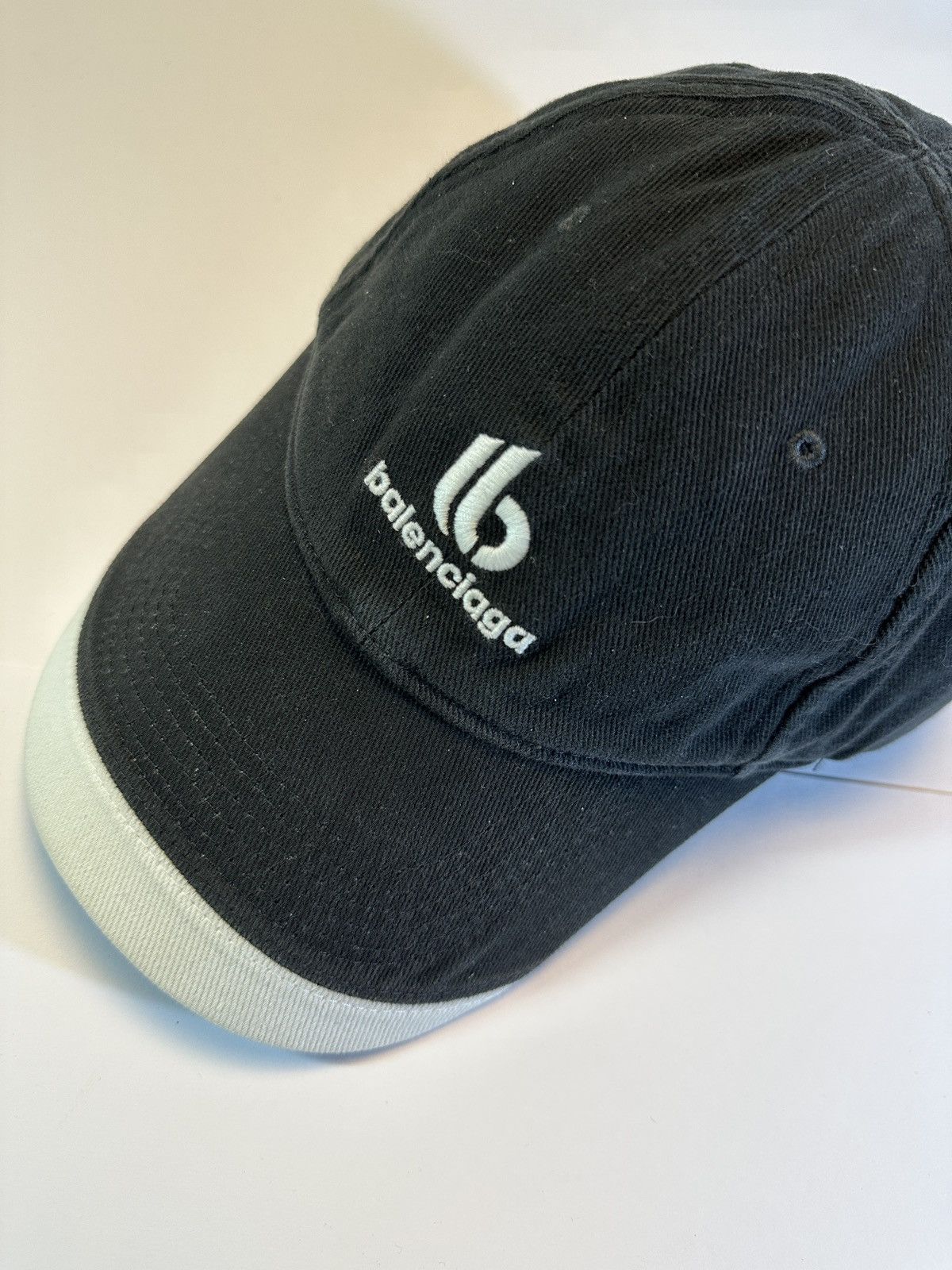 Balenciaga Balenciaga Embroidered Logo Baseball Cap Size ONE SIZE - 5 Thumbnail