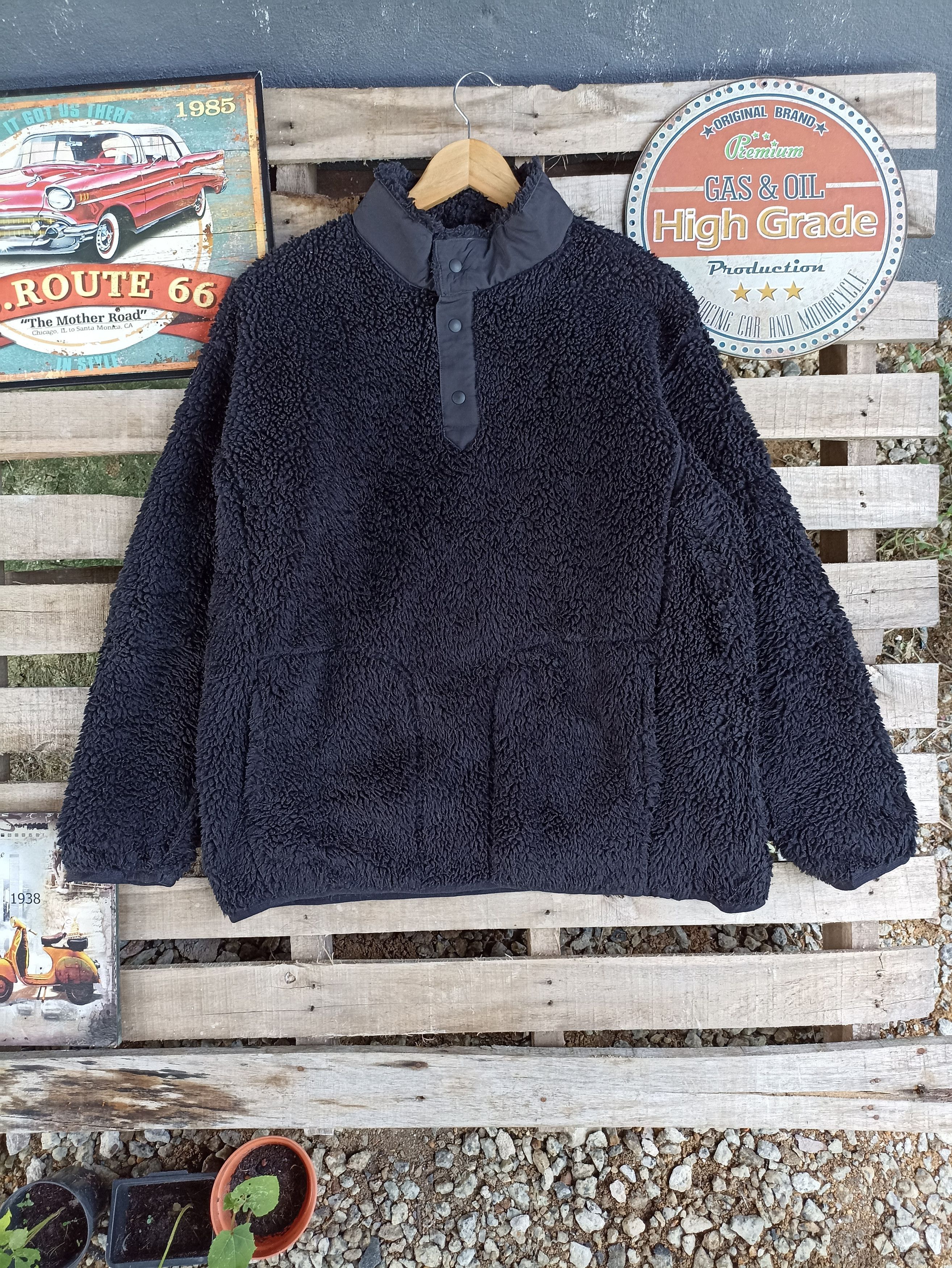 Uniqlo × White Mountaineering Uniqlo White Mountaineering Furry Fleece Size US L / EU 52-54 / 3 - 1 Thumbnail