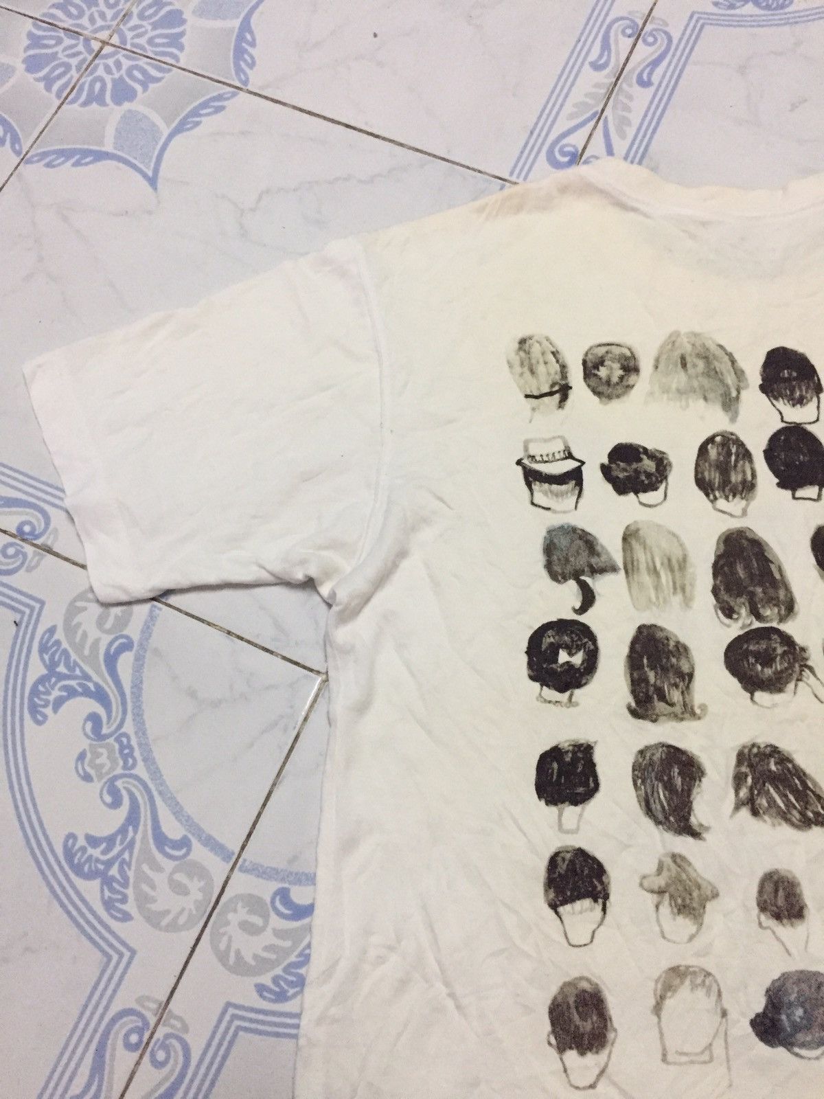 Uniqlo Mirror Printed People I Saw on 4th November Tshirt Size US M / EU 48-50 / 2 - 13 Thumbnail
