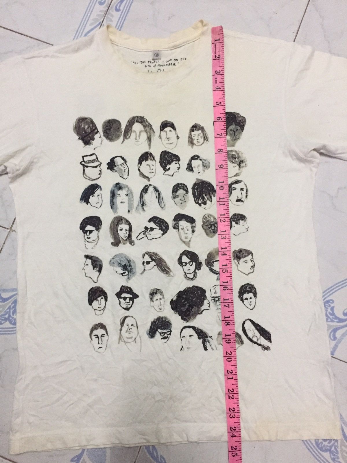 Uniqlo Mirror Printed People I Saw on 4th November Tshirt Size US M / EU 48-50 / 2 - 19 Thumbnail