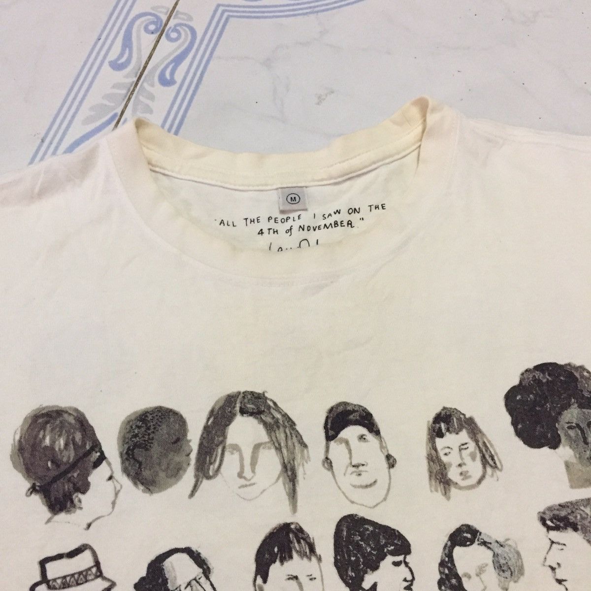 Uniqlo Mirror Printed People I Saw on 4th November Tshirt Size US M / EU 48-50 / 2 - 7 Thumbnail