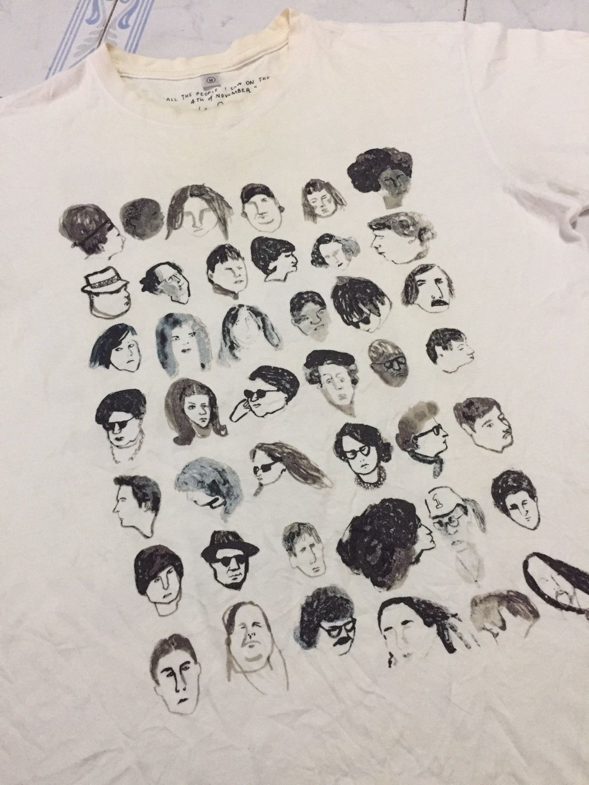 Uniqlo Mirror Printed People I Saw on 4th November Tshirt Size US M / EU 48-50 / 2 - 6 Thumbnail