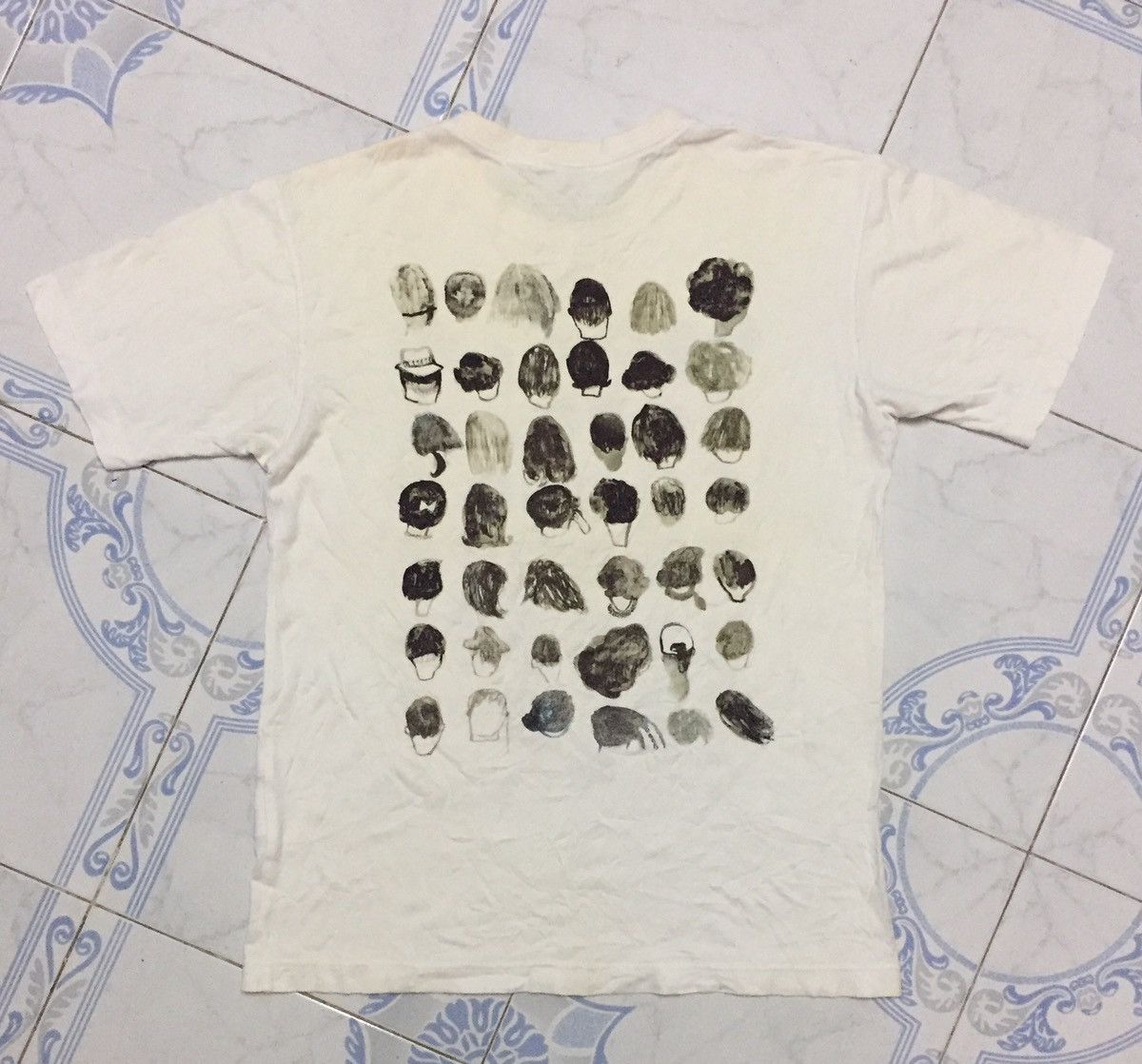 Uniqlo Mirror Printed People I Saw on 4th November Tshirt Size US M / EU 48-50 / 2 - 9 Thumbnail