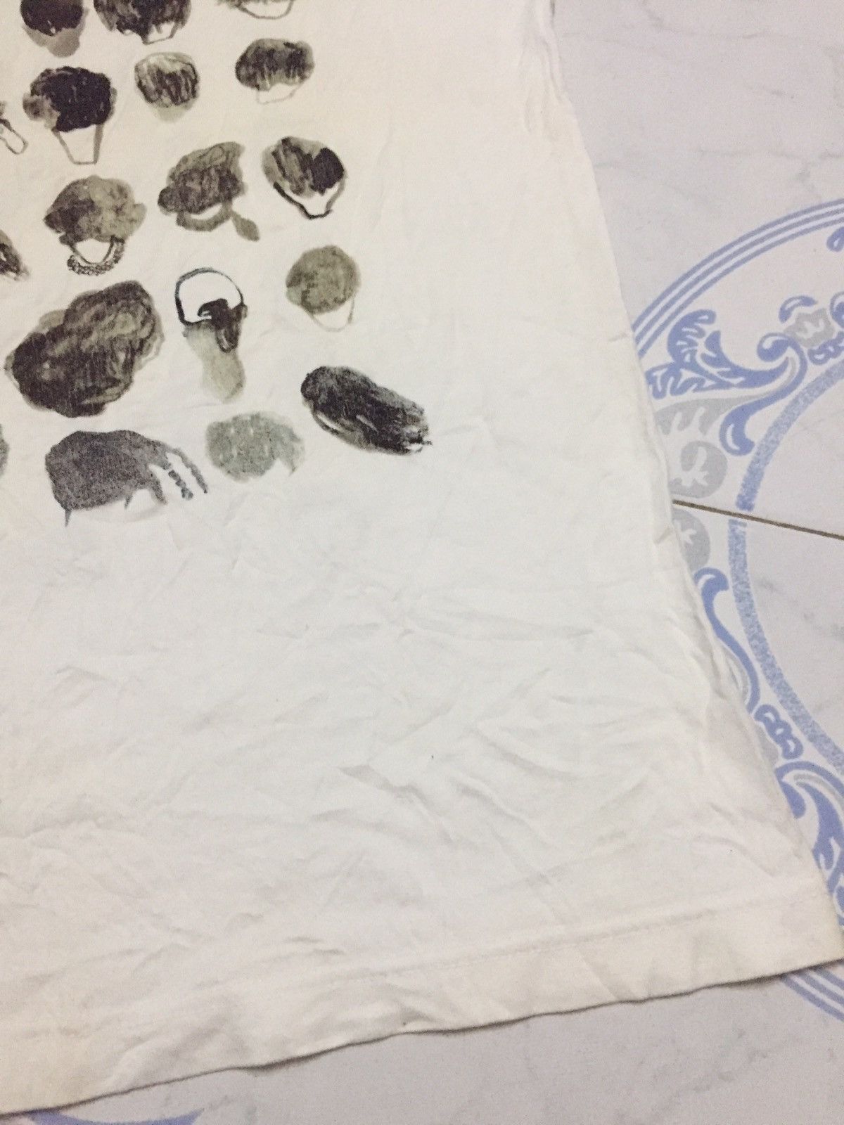 Uniqlo Mirror Printed People I Saw on 4th November Tshirt Size US M / EU 48-50 / 2 - 11 Thumbnail
