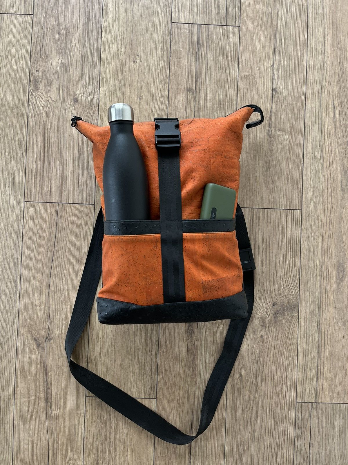 The Recycled Planet Avant Garde "Ostrich Leather" TwoWay y2k gorpcore Bag Orange Size ONE SIZE - 4 Thumbnail