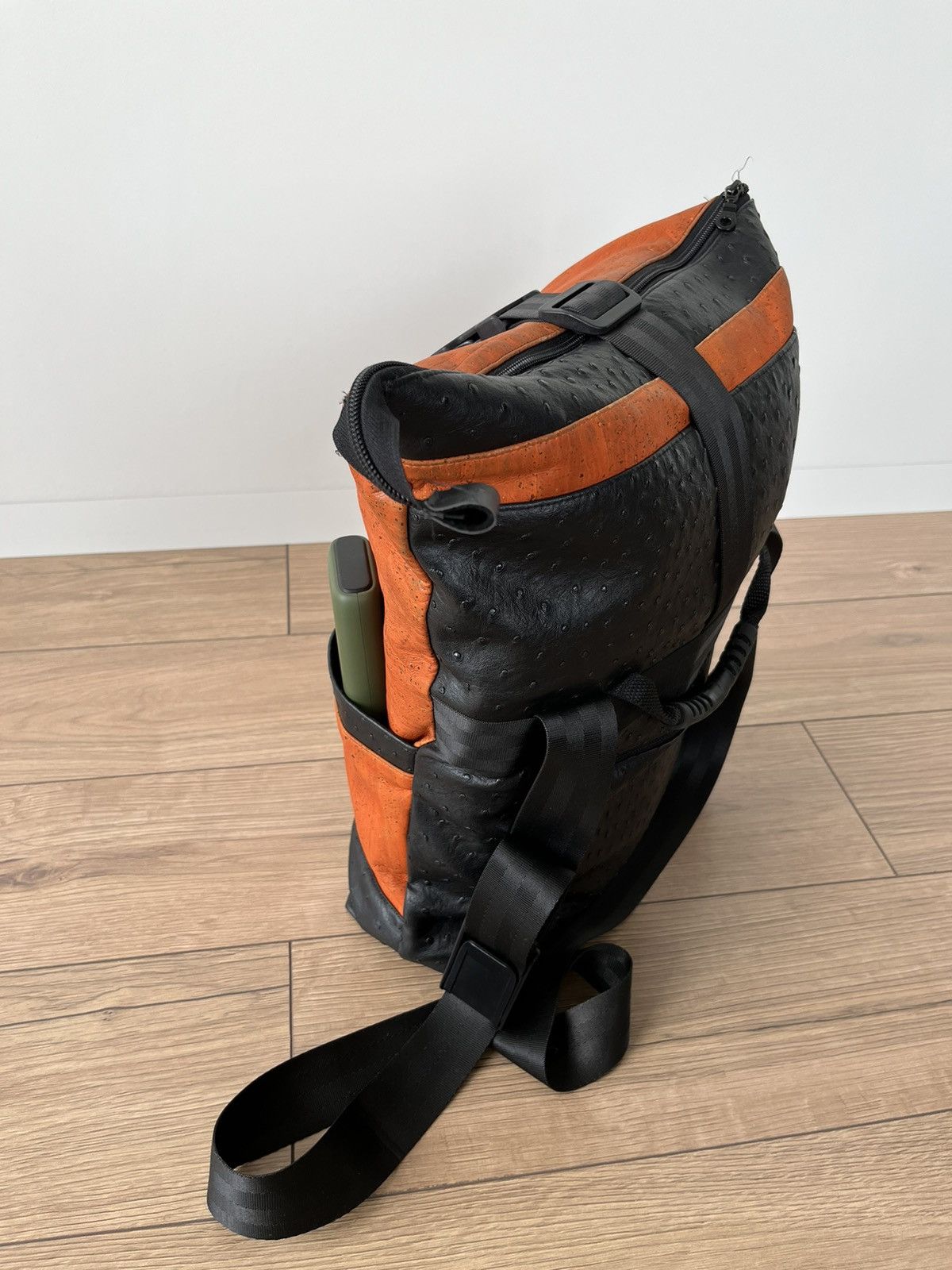 The Recycled Planet Avant Garde "Ostrich Leather" TwoWay y2k gorpcore Bag Orange Size ONE SIZE - 13 Thumbnail