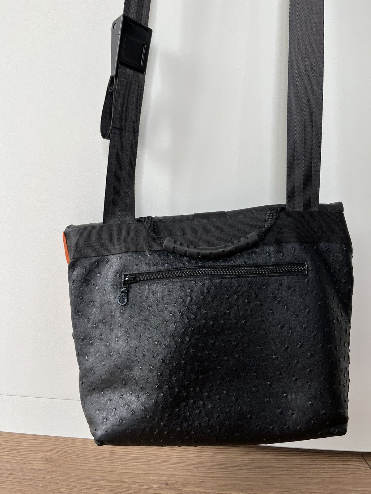 The Recycled Planet Avant Garde "Ostrich Leather" TwoWay y2k gorpcore Bag Orange Size ONE SIZE - 23 Thumbnail