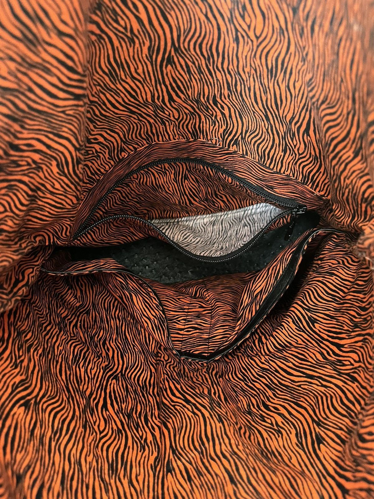 The Recycled Planet Avant Garde "Ostrich Leather" TwoWay y2k gorpcore Bag Orange Size ONE SIZE - 16 Thumbnail