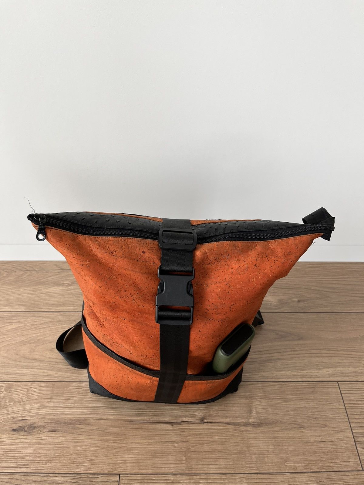 The Recycled Planet Avant Garde "Ostrich Leather" TwoWay y2k gorpcore Bag Orange Size ONE SIZE - 7 Thumbnail