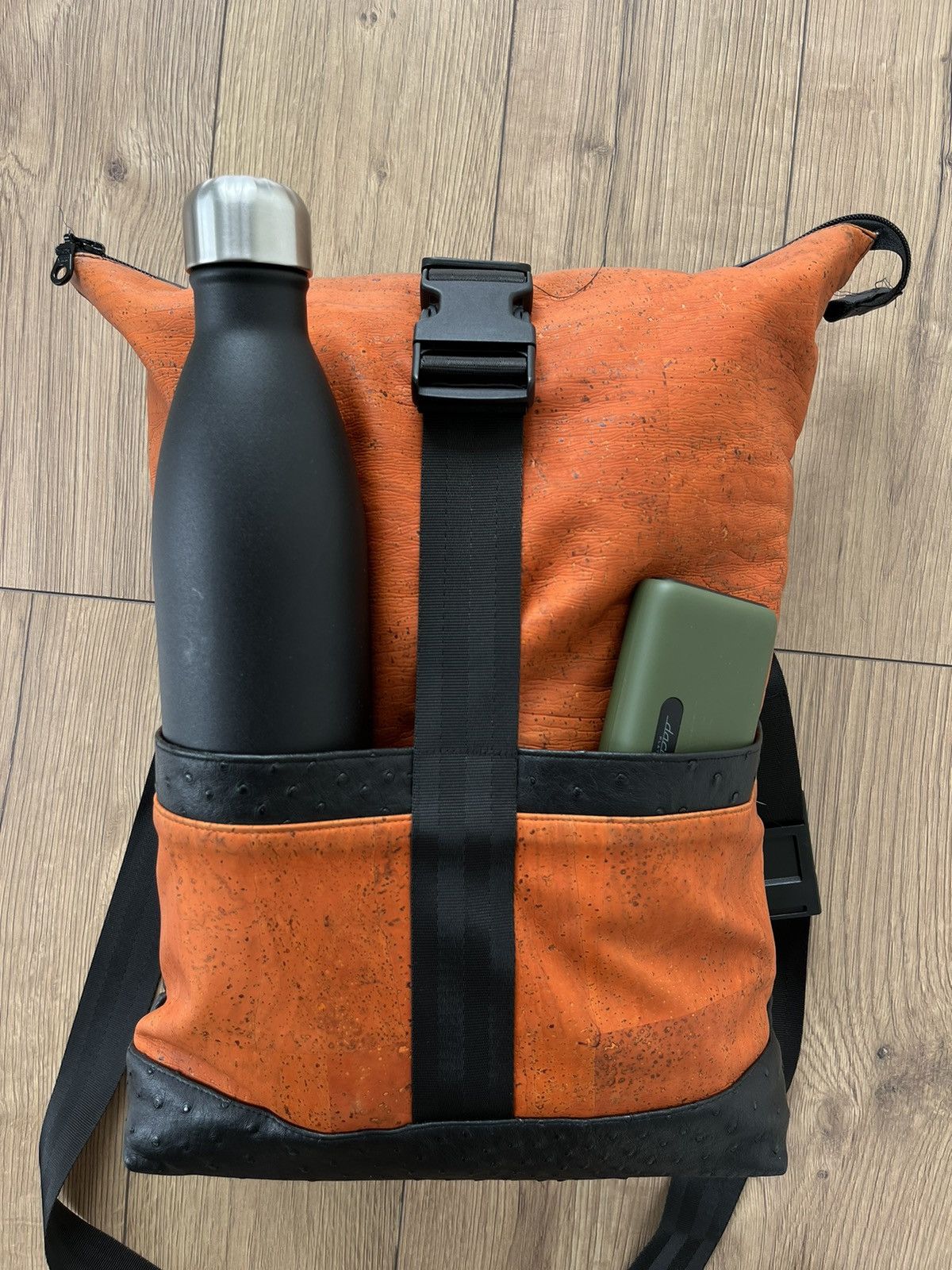 The Recycled Planet Avant Garde "Ostrich Leather" TwoWay y2k gorpcore Bag Orange Size ONE SIZE - 1 Thumbnail