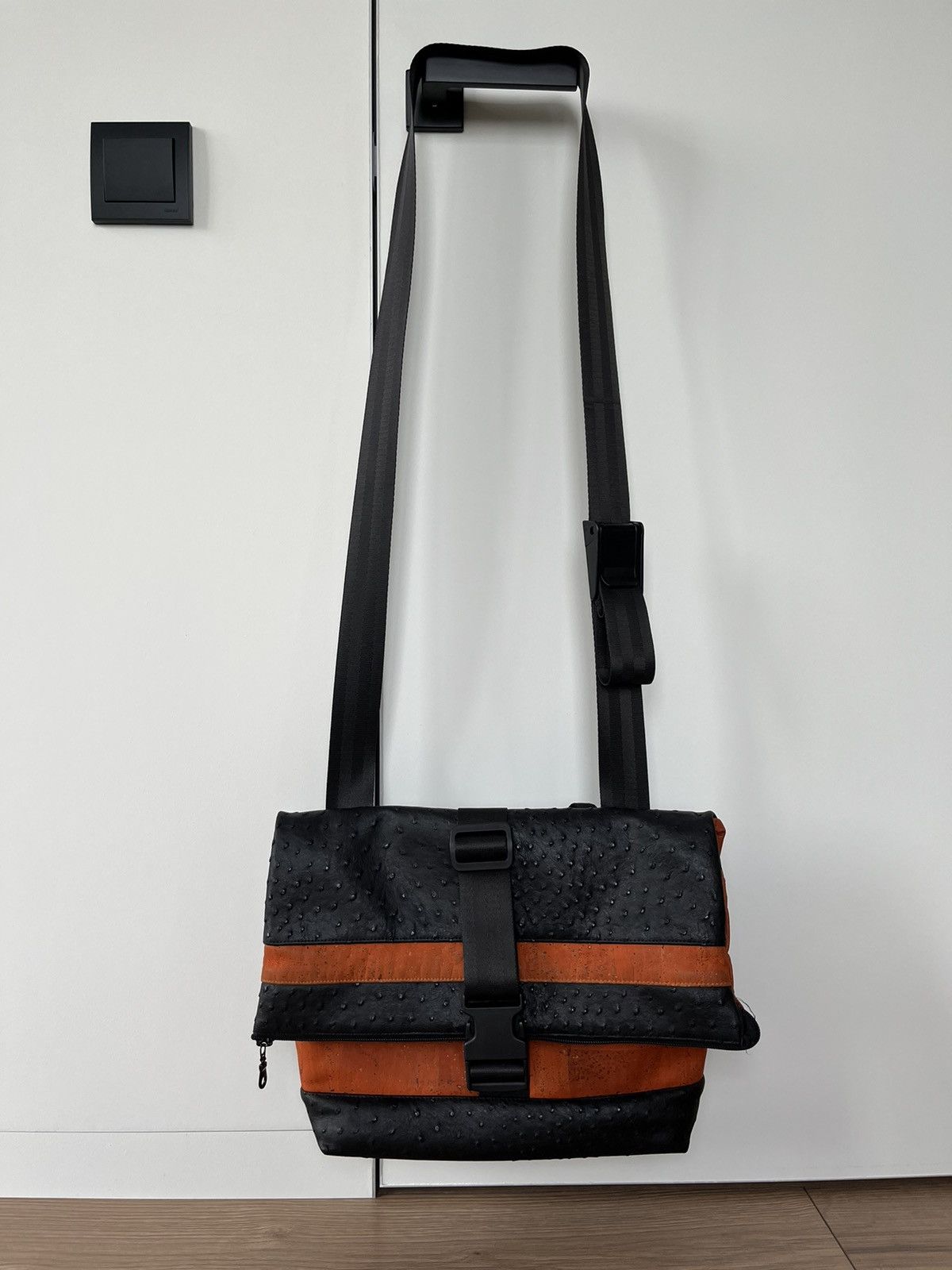 The Recycled Planet Avant Garde "Ostrich Leather" TwoWay y2k gorpcore Bag Orange Size ONE SIZE - 21 Thumbnail