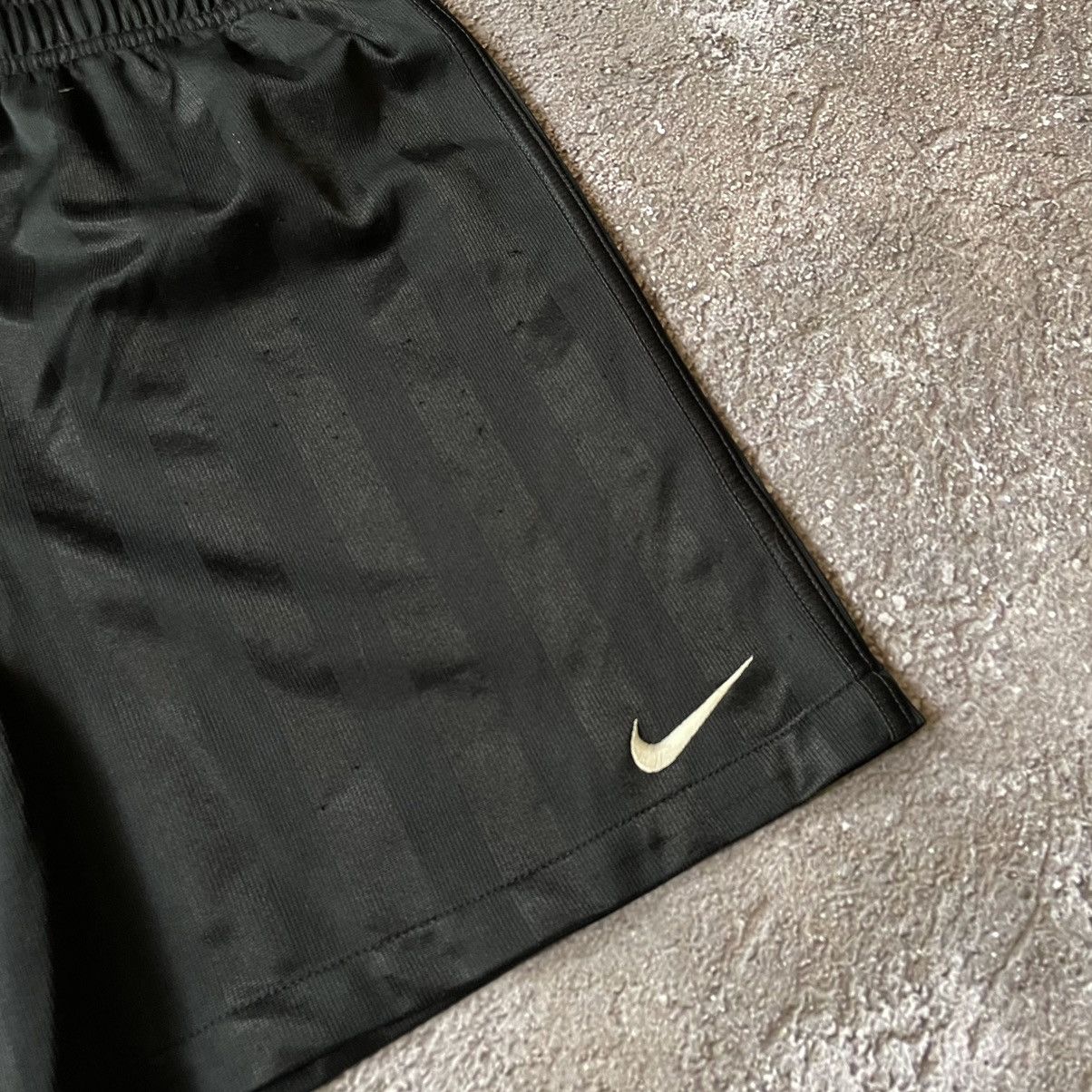 Nike Vintage Y2K Nike Short Logo Sportwear Casual Buymypiece 90s Size US 29 - 4 Thumbnail
